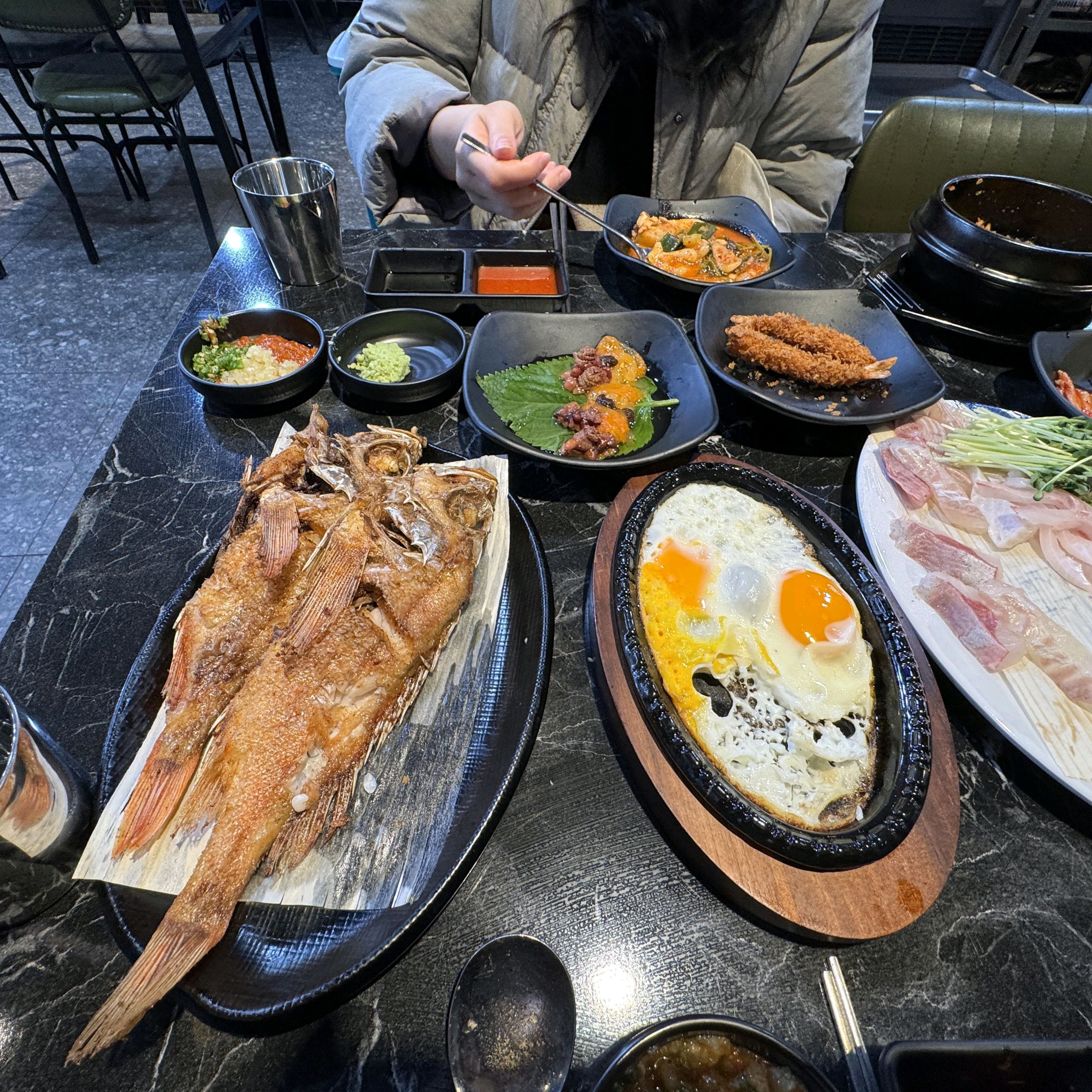 부산횟집추천 중에 가성비 최고였음. 회 퀄리티 좋고 공간도 넓고요 ^^ 부모님도 매우 만족