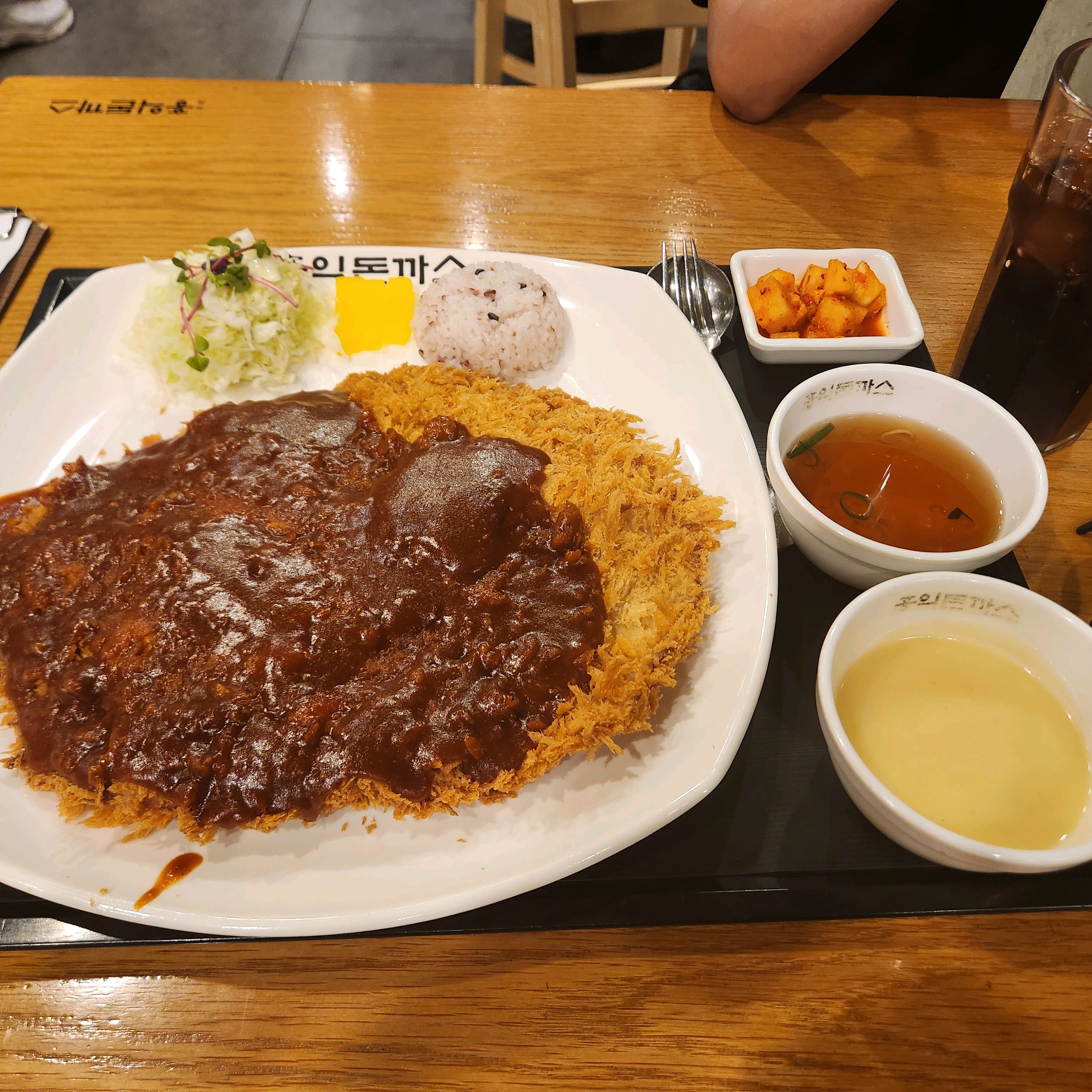 오랜만 아이랑 다들이 돈까스 먹으로 왔습니다 - 구미 구평동 맛집 홍익돈까스 구미구평점