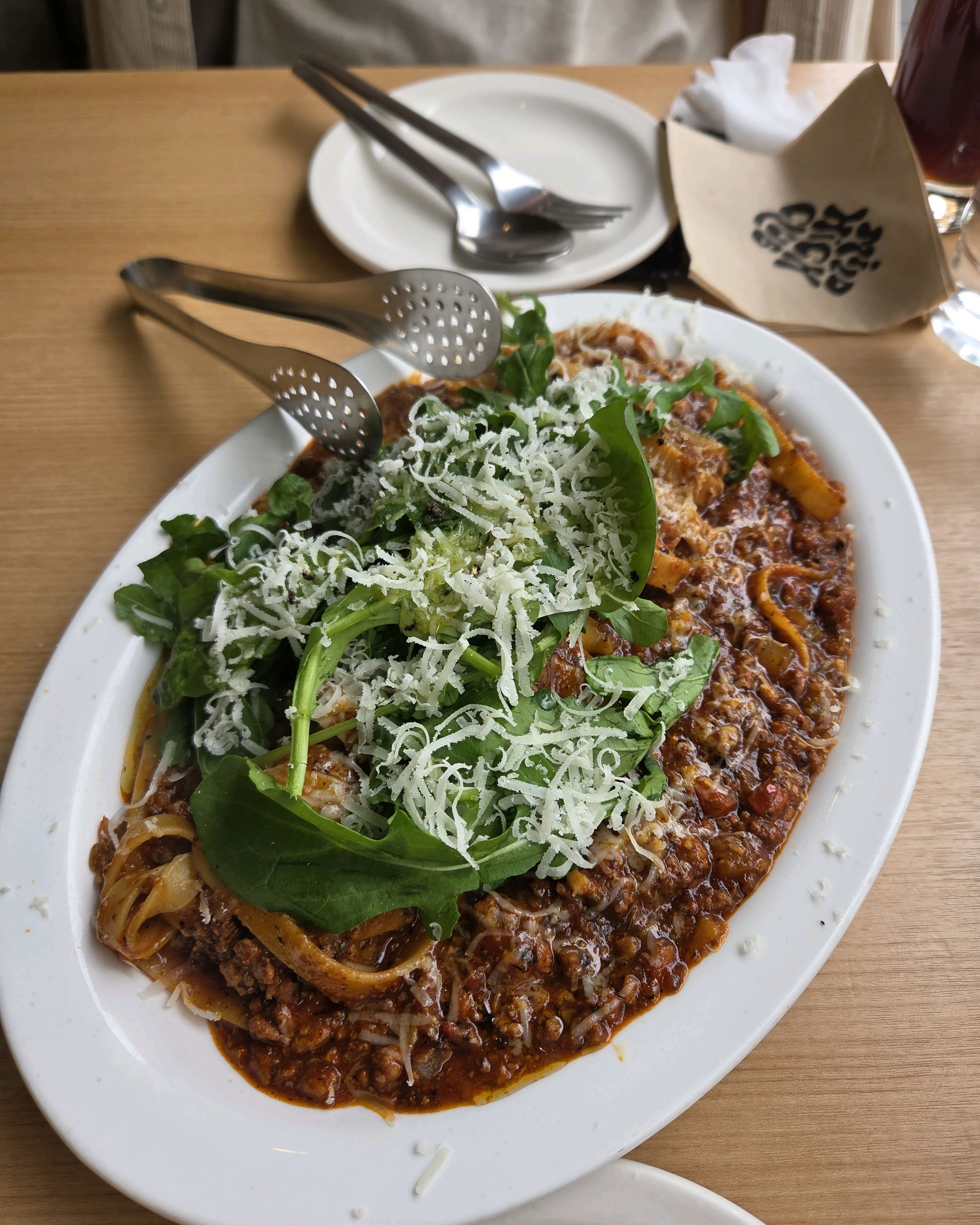 라구파스타랑 뇨끼 너무 맛있어요! 애견 동반 돼서 테라스에서 먹었는데 분위기도 좋고 다음에