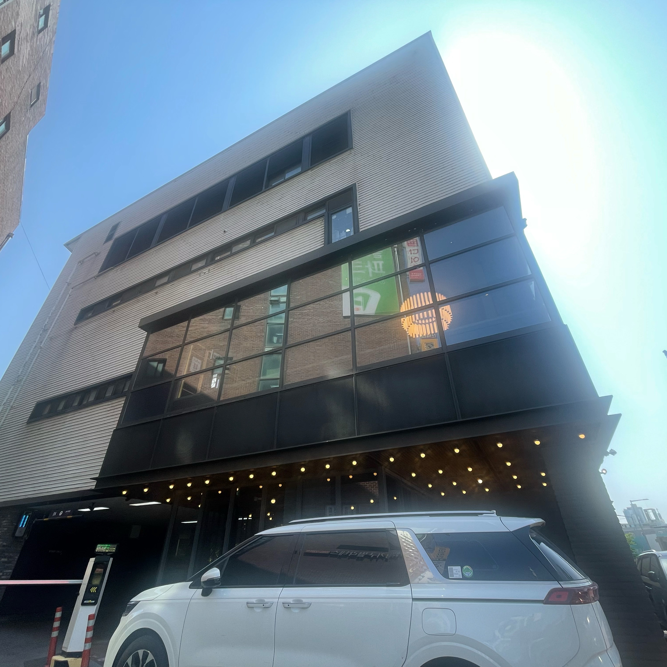 자리도 불편하다 요청했더니 옮겨주시고 콜키지도 가능 하고 만족스러운 매장 방문이었습니다 - 대방역 맛집 빕스 대방점