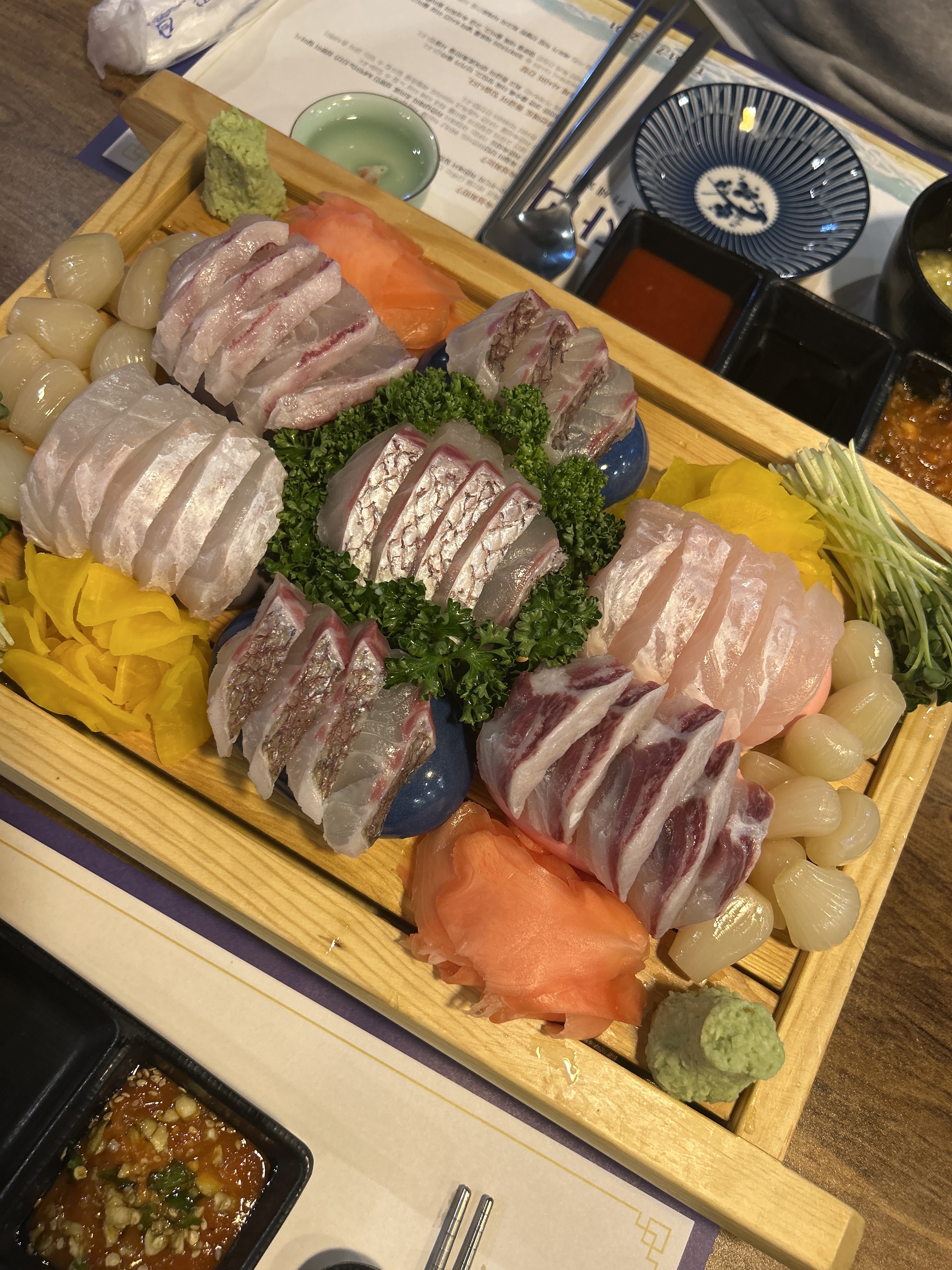 워낙 유명한 물고기자리 전부터 궁금했는데 드디어 방문🥹 회를 워낙 좋아하는 대식가라 무한리