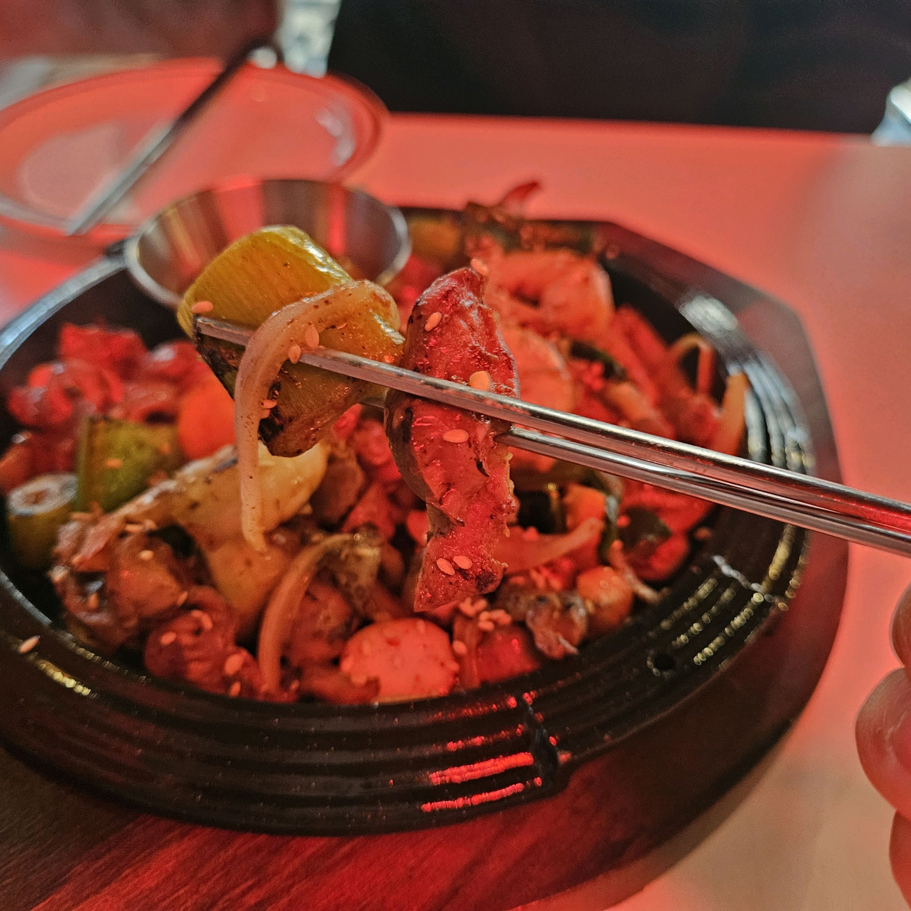 매장 분위기도 너무 좋고, 안주가 맛있는 천호 로데오 핫플 술집이에요 ㅎㅎ 술 마시기 겁나