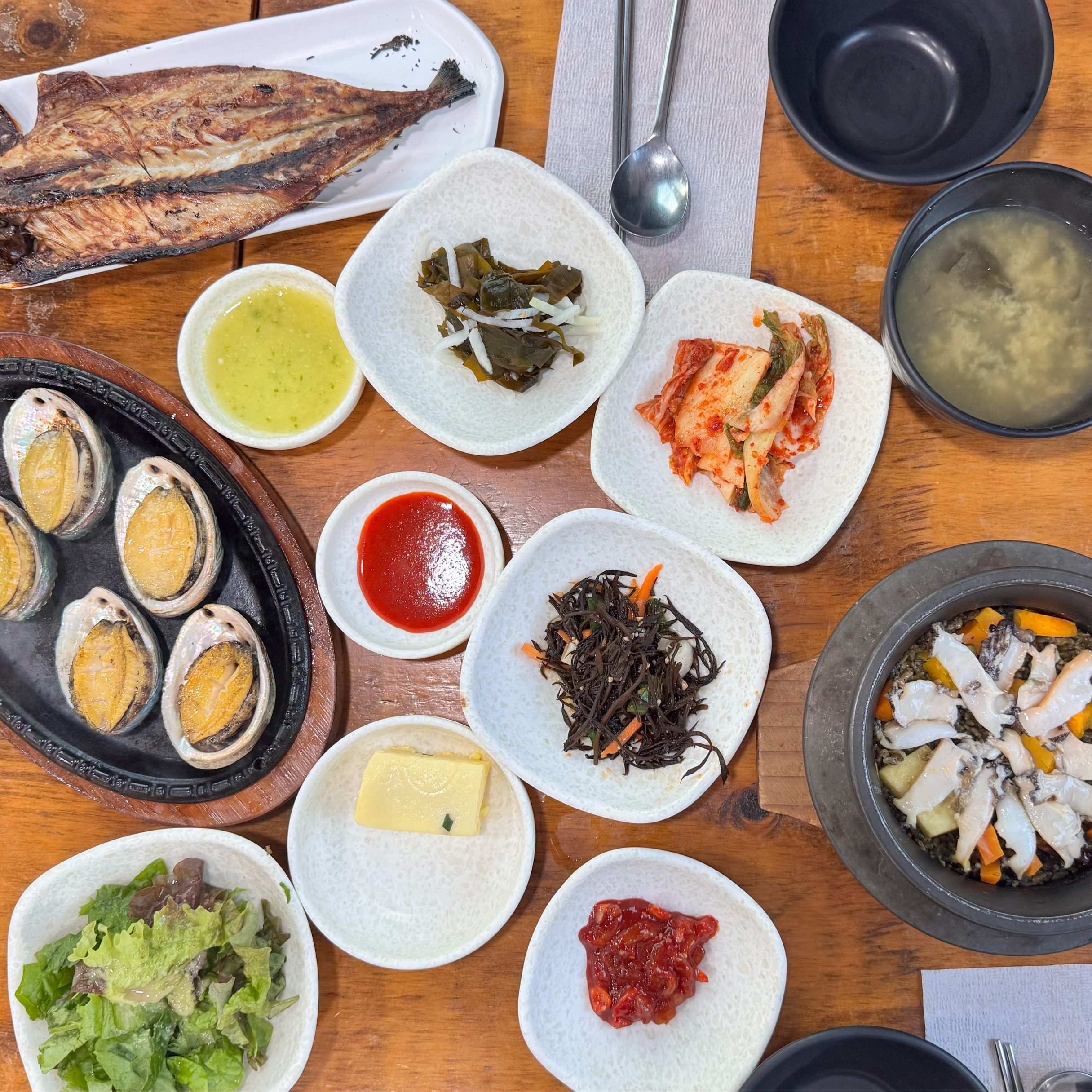 전복돌솥밥에 간도 돼 있고 맛있어요!🤤🔥 - 제주 맛집 명진전복