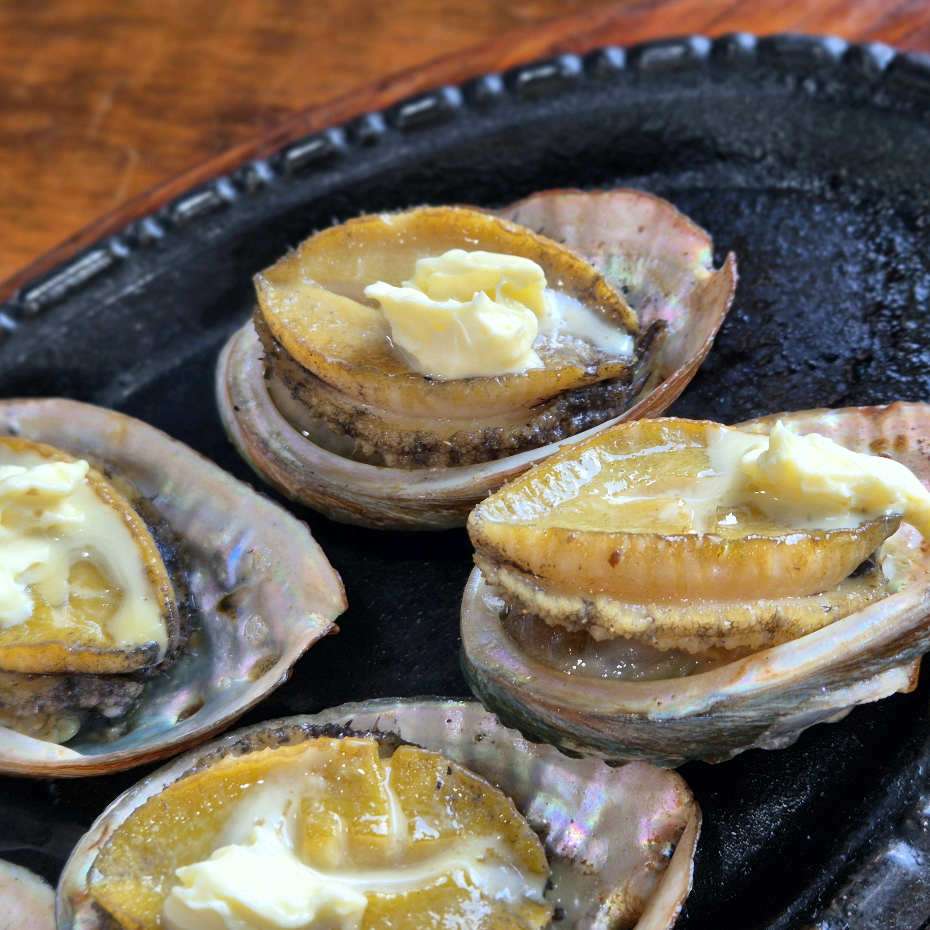 주차공간도 넓고 매장도 넓고 뷰도 좋았네요 - 제주 맛집 명진전복