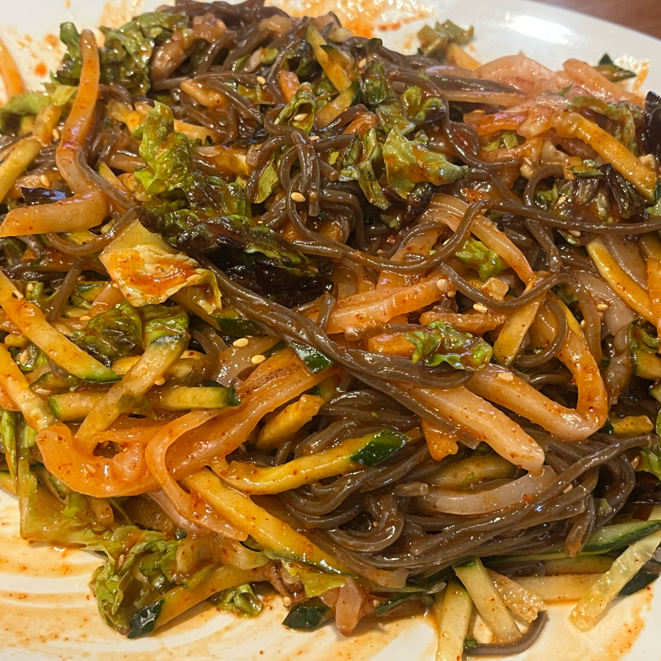 가끔 생각나는 잊을수없는 맛..! 비빔밥도 하트로 만들어주시는 센스!! 너무 맛있어요! - 천호동 맛집 부산한치모밀