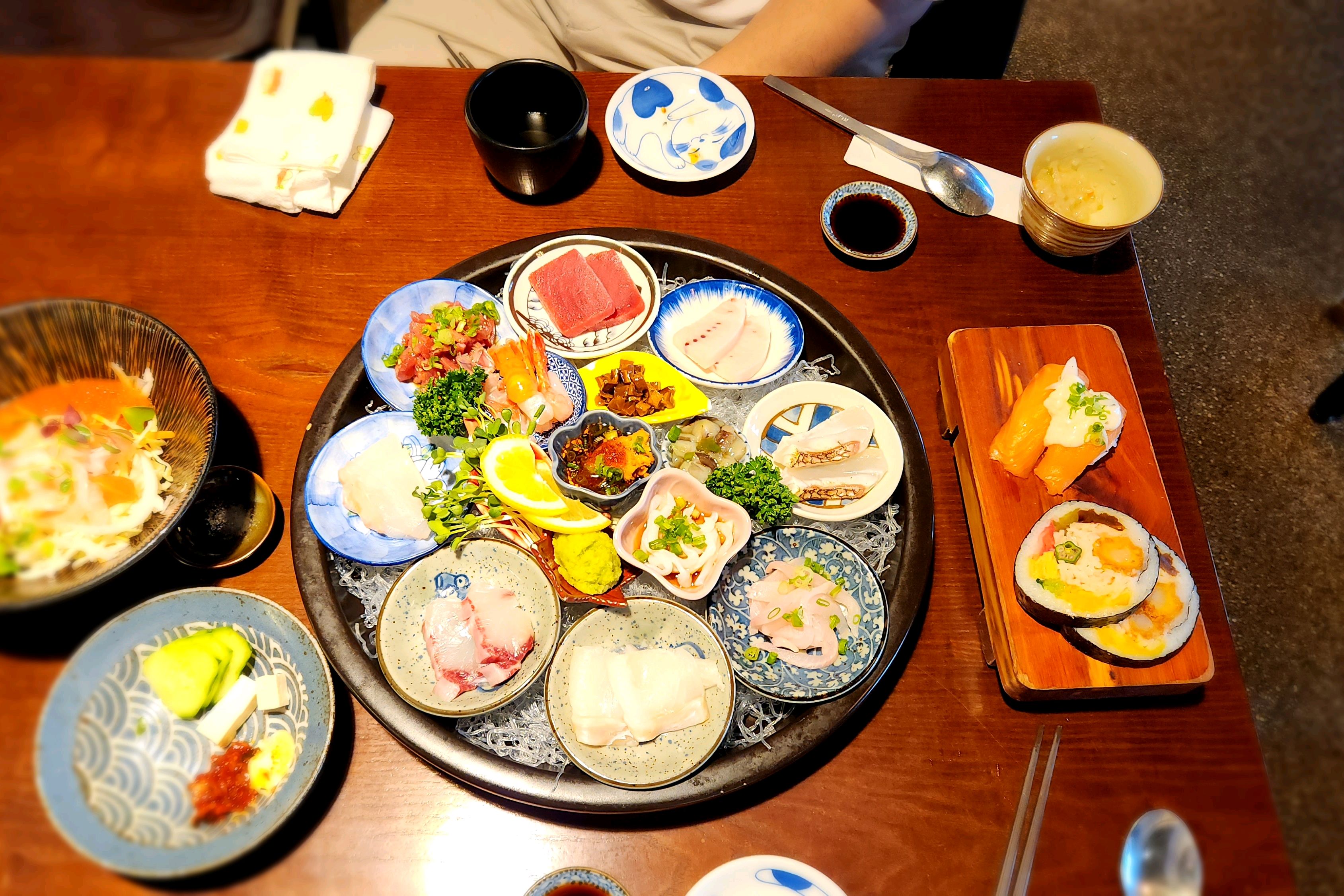 숙성회의 진수를 맛볼수 있는곳, 하이볼과 함께라면 배터질듯 먹을수 있죠. 대접하기도 좋은