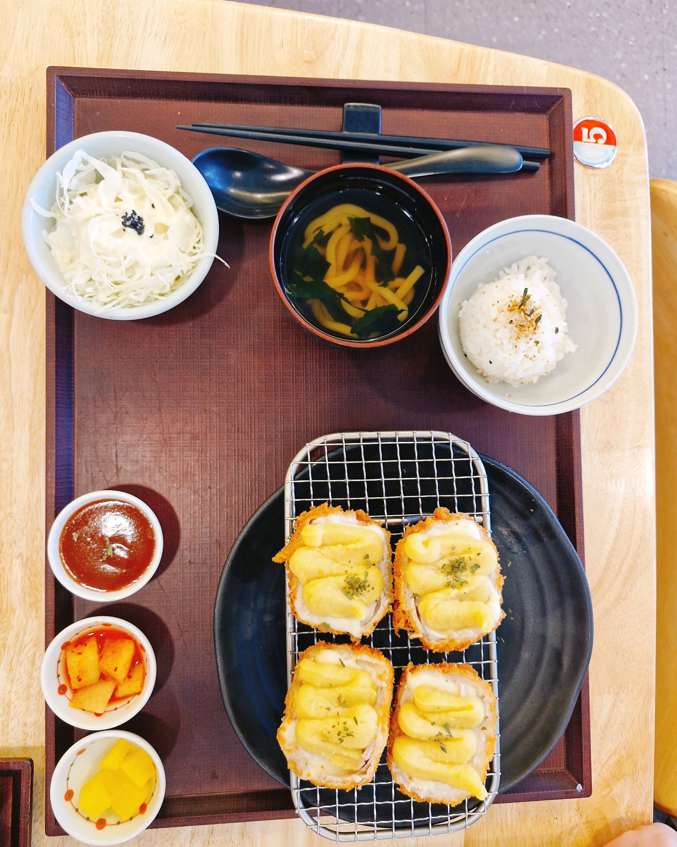 맛있어요! 자극적이지 않고, 슴식이 빨리 나와서 좋아요. - 불당동 맛집 수제일피돈카츠 신불당점