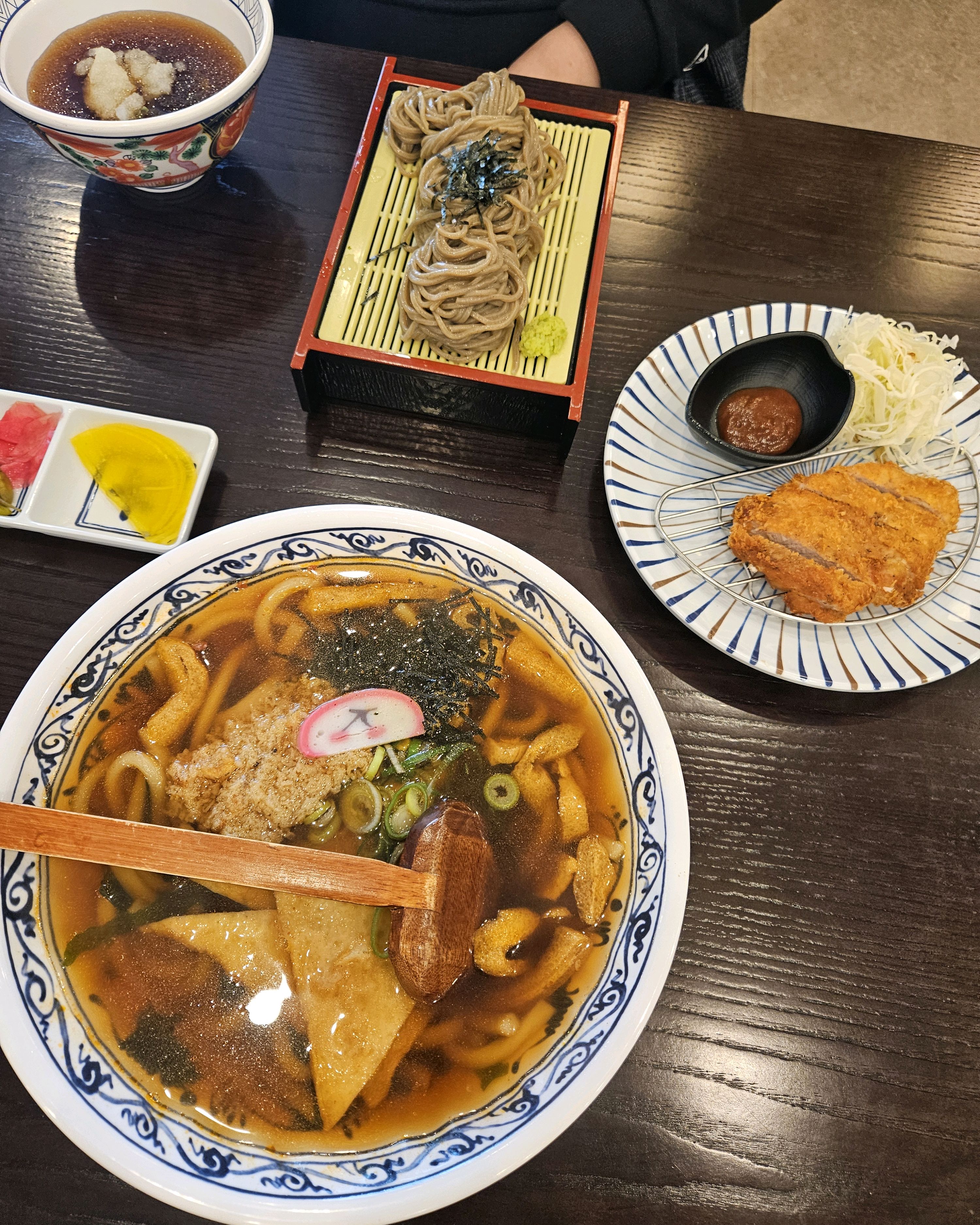 소바. 돈까스 세트와 얼큰 우동 시켰어요. - 과천 맛집 삼동소바 과천펜타원점