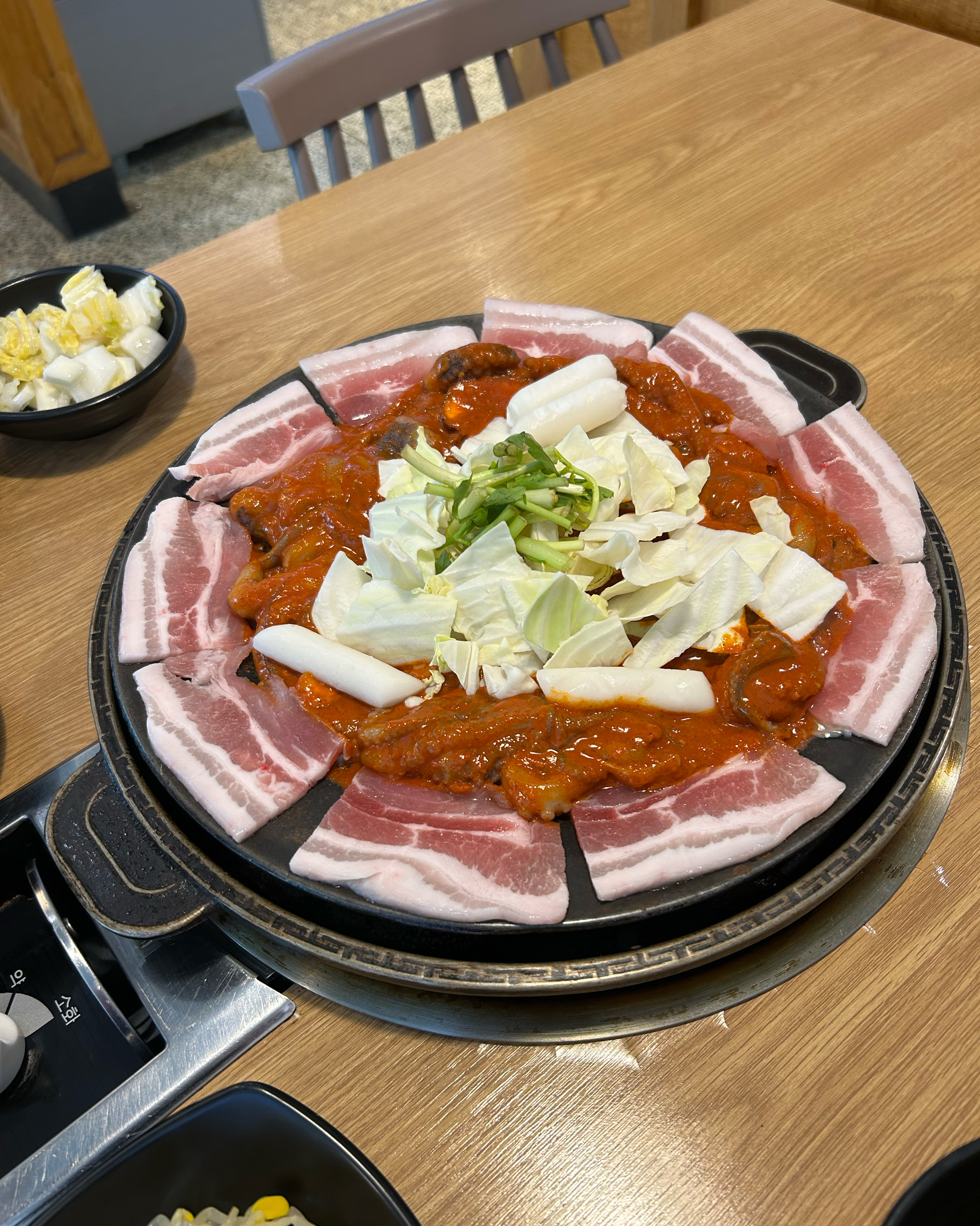 제주여행와서 마지막날 먹었는데 너무 맛있게 잘 먹었습니다! - 제주 맛집 매우릉쭈꾸미 함덕점