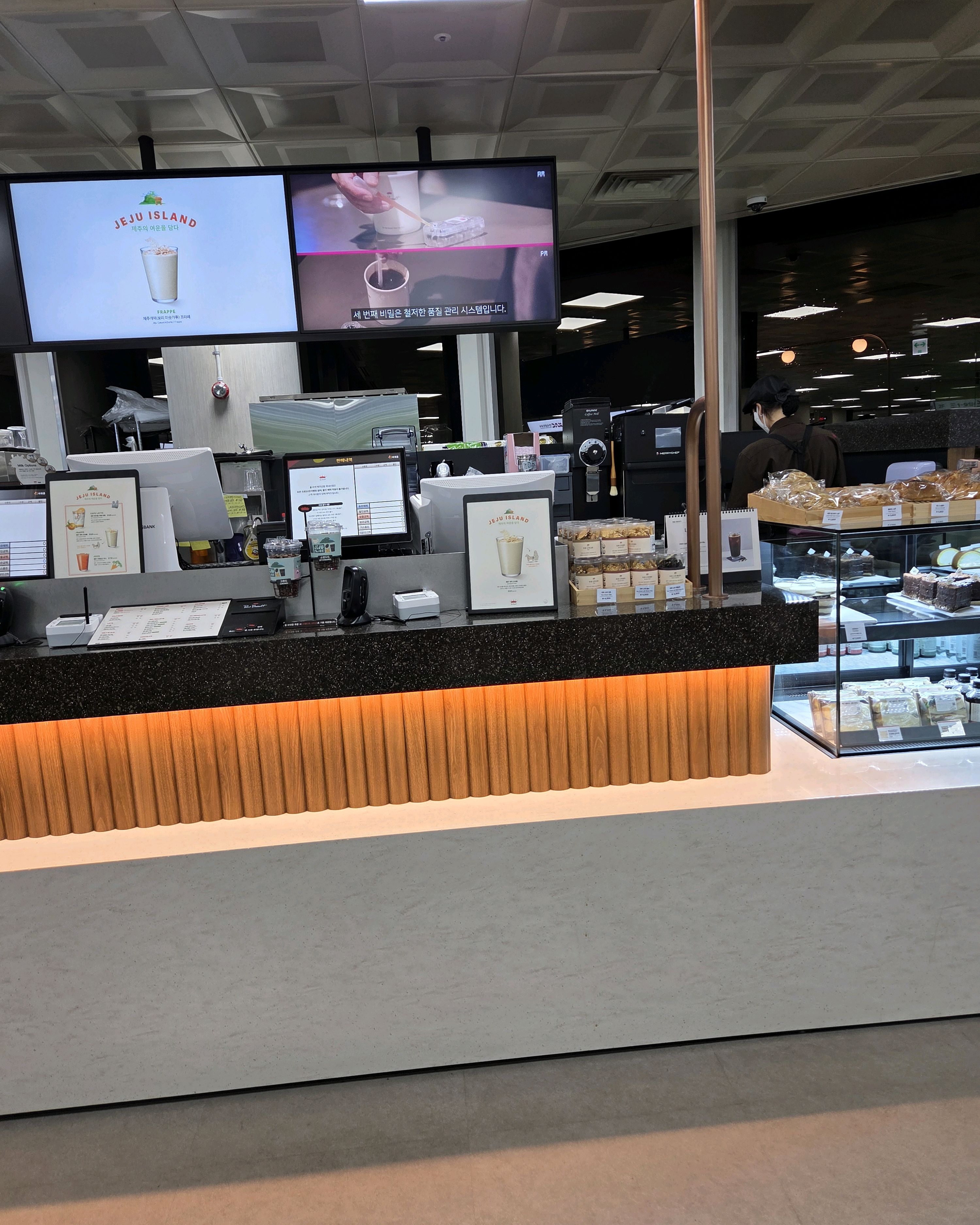 제주 맛집 폴 바셋 제주공항 국내선점 32번째 리뷰 이미지