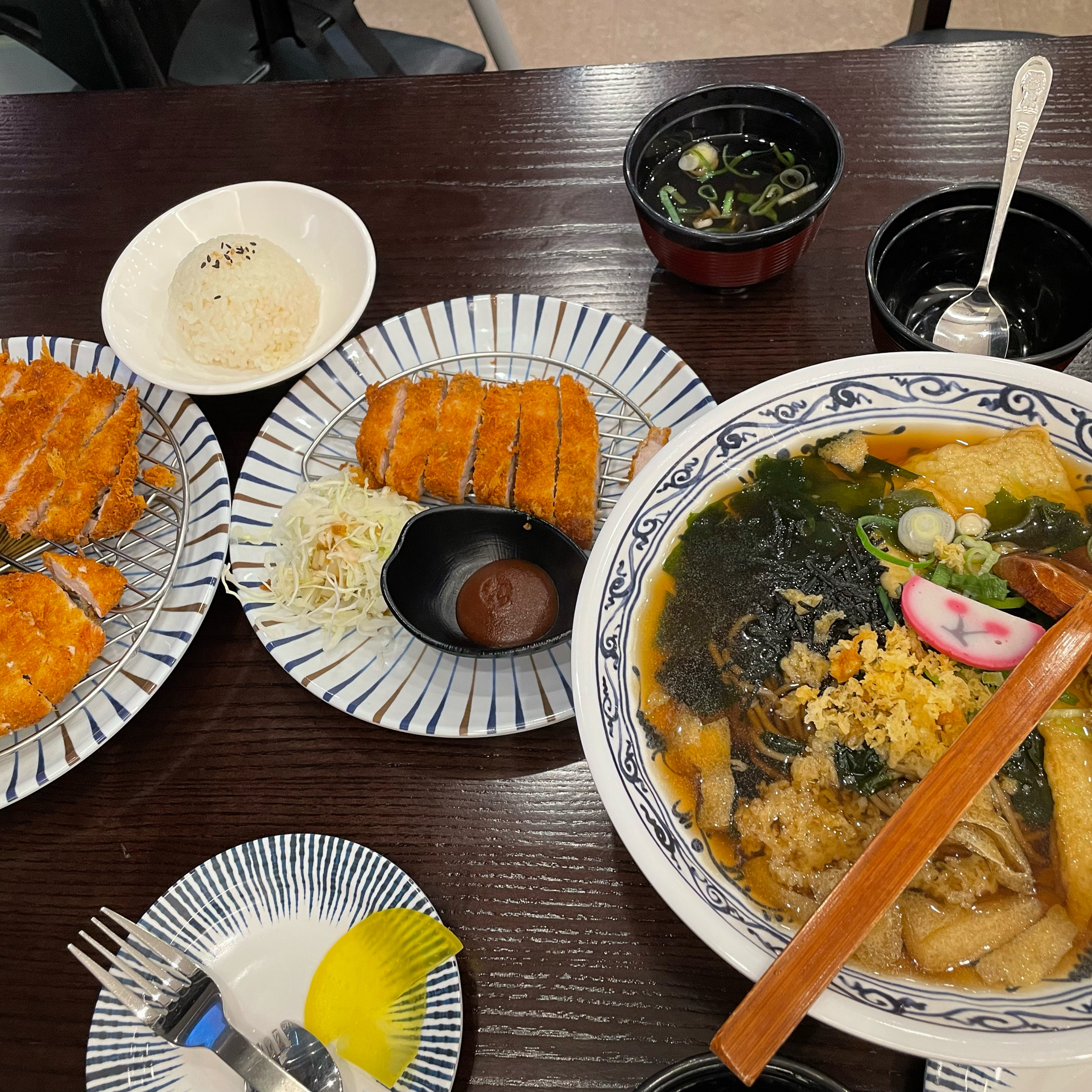 올때마다 아이도 엄빠도 만족하는 외식 장소에요. - 과천 맛집 삼동소바 과천펜타원점