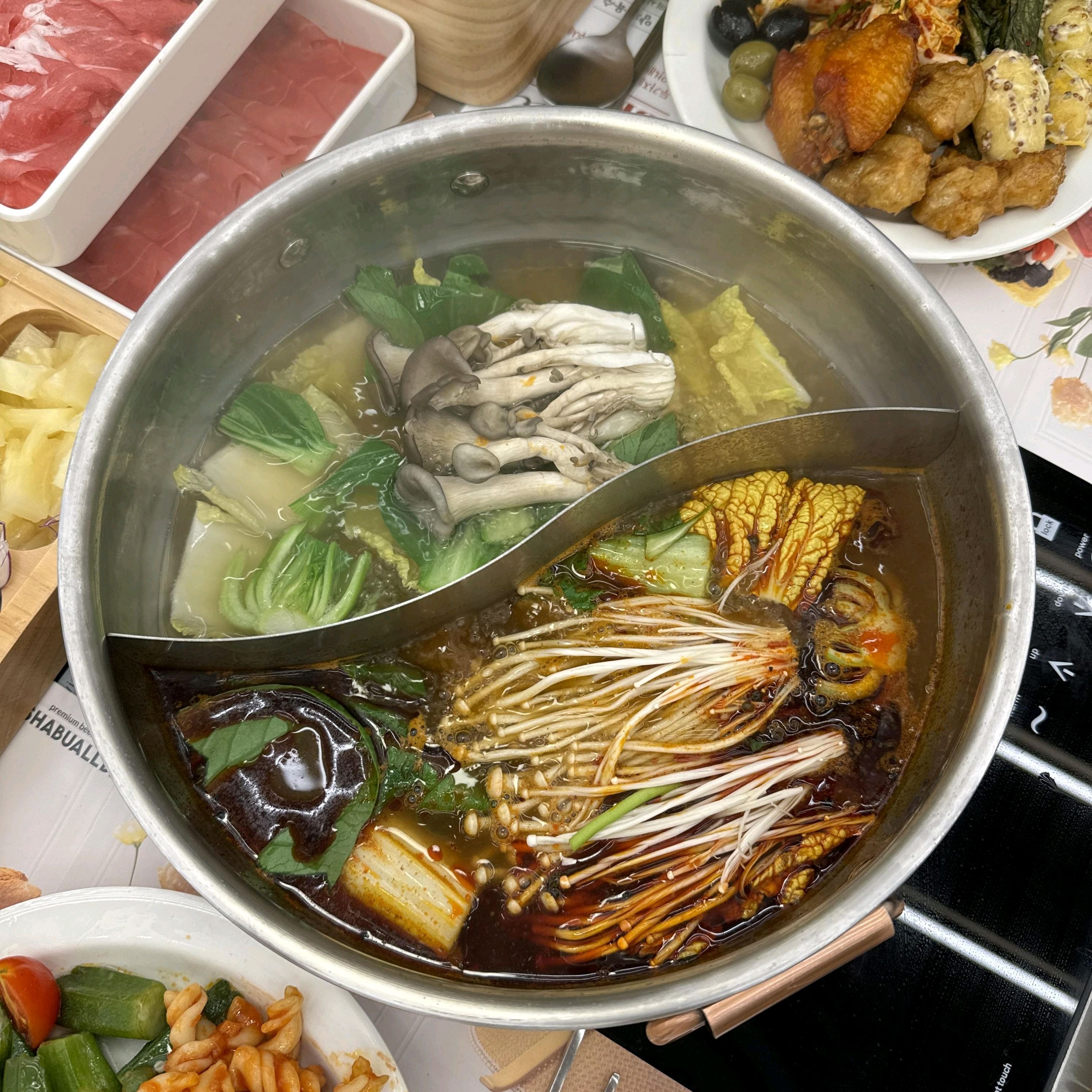 가족끼리 외식하기 완전 딱이네요 샐러드 무제한이고 소고기도 부드럽게 익어서 좋았어요 소고기