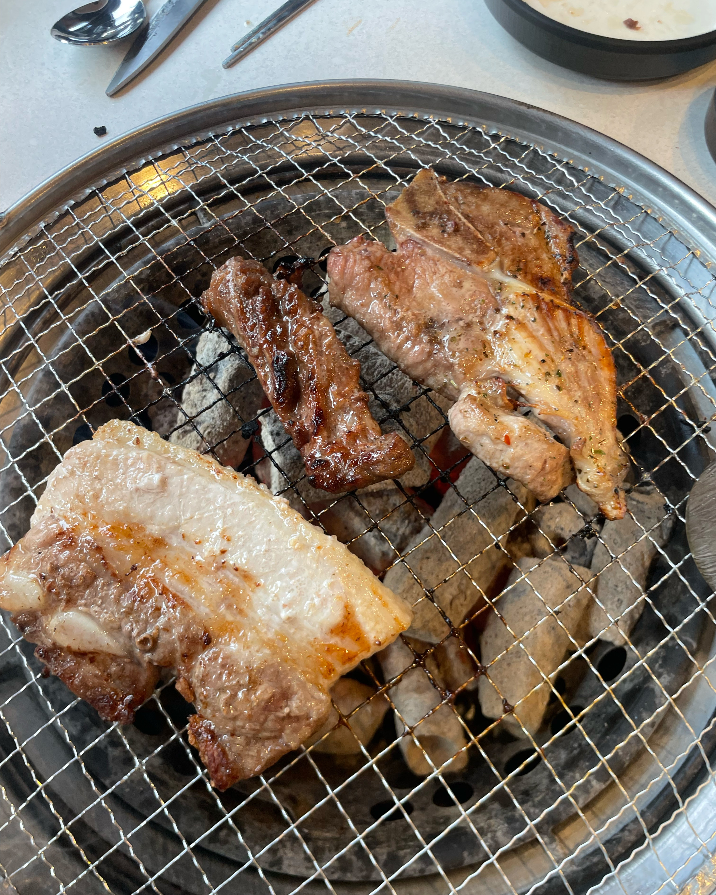 고기도 너무 맛있고 직원분들도 친절하세요! ☺️☺️ - 대전 맛집 육미제당 대전괴정롯데점