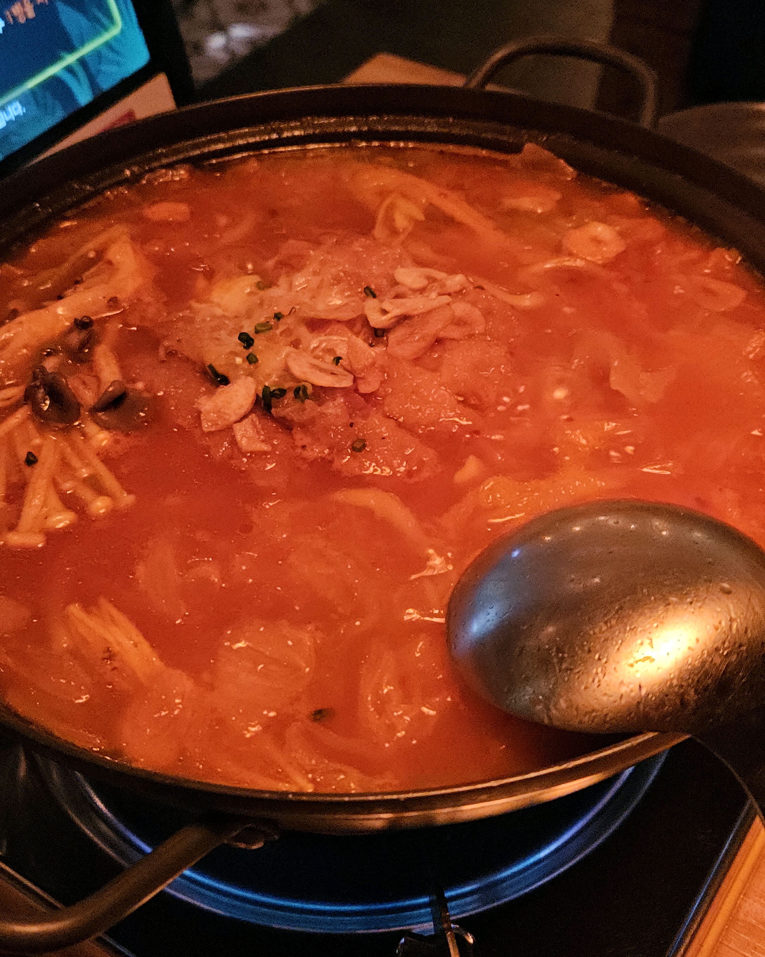 저번에 오고 맛있어서 또 왔어요 너무 맛있고 피자 맛집이 맞네요! 추천드립니다 - 천호동 맛집 만국미식회