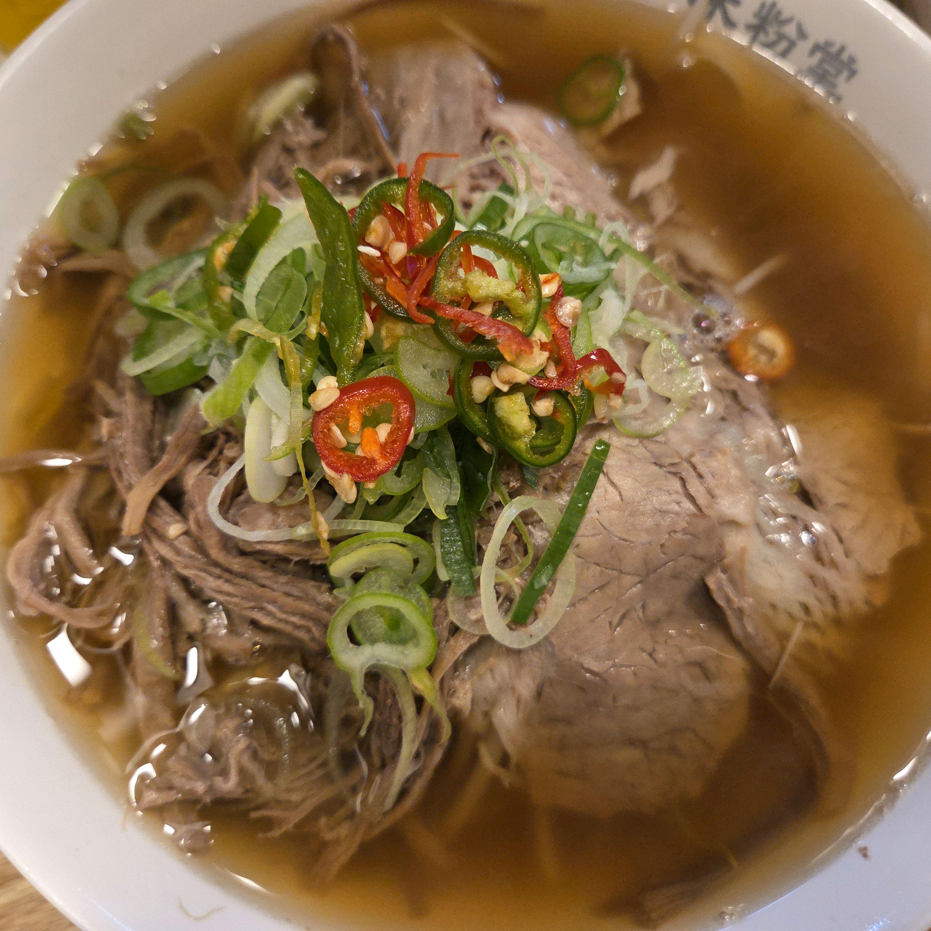 혼밥 가능하고 쌀국수 맛있어요. 포장도 가능해서 편하게 이용하기좋은곳 쌀국수 먹고싶을때 자