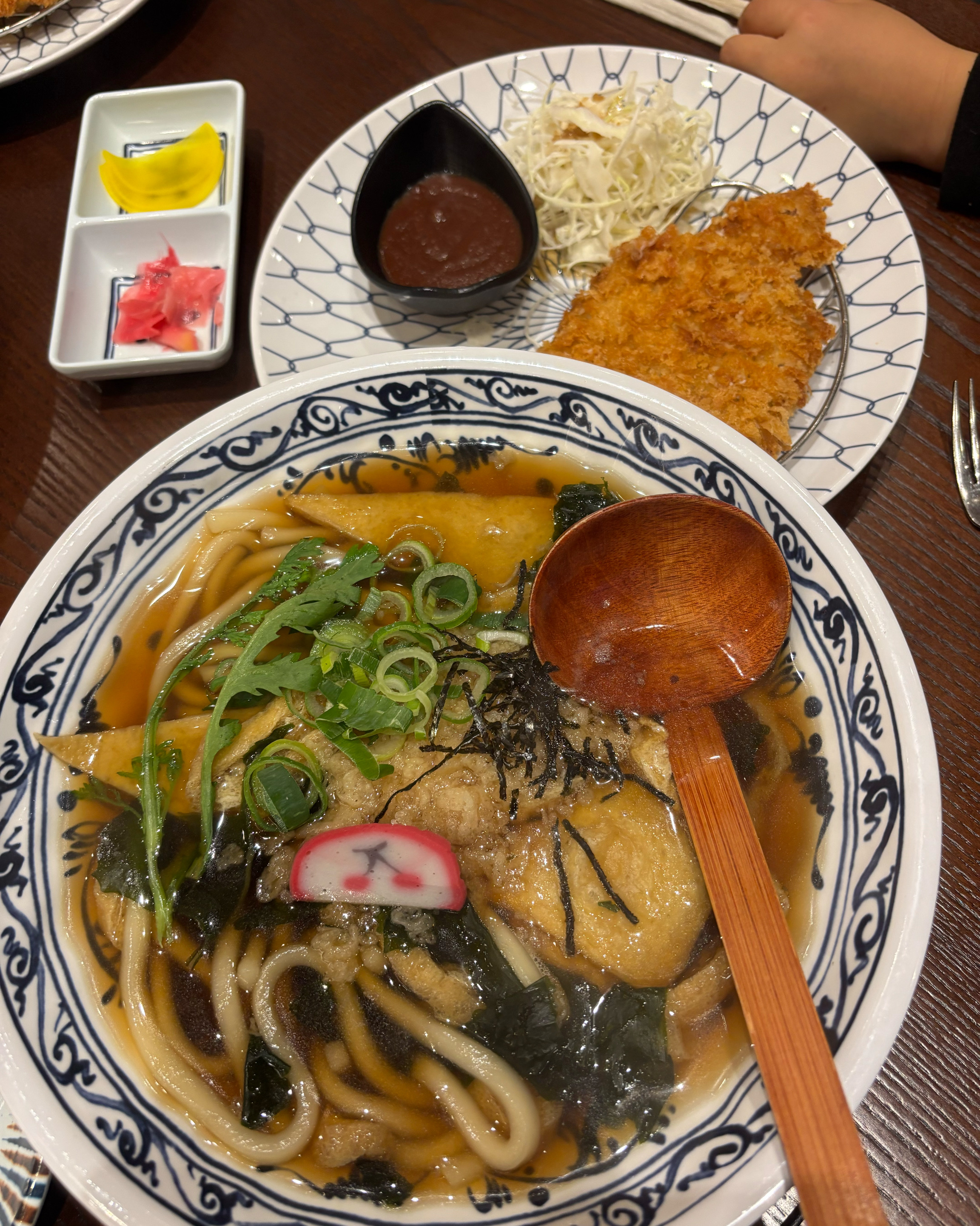 돈까스랑 우동 너무 맛있어요~~!! 아이도 아주 잘먹네요~~ 밑반찬도 좋아서 재방문할겁니다