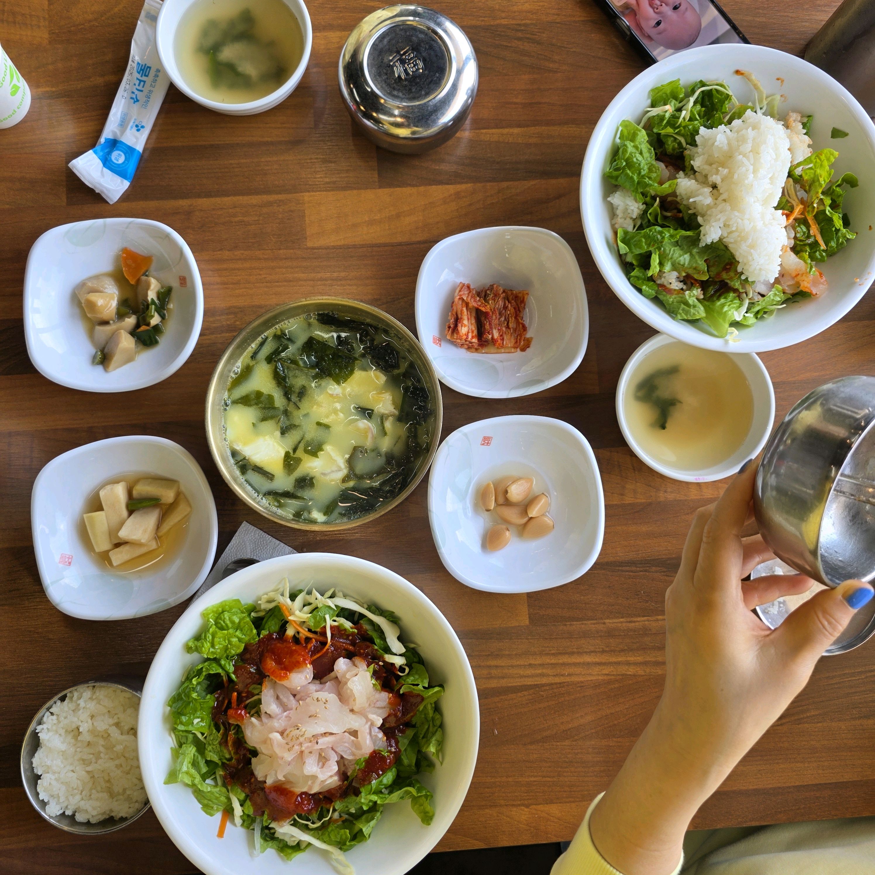 생각보다 회덮밥 양이 많고 맛도 있어서 너무 좋았어요. 3박 4일 표선 여행에서 두번째 날