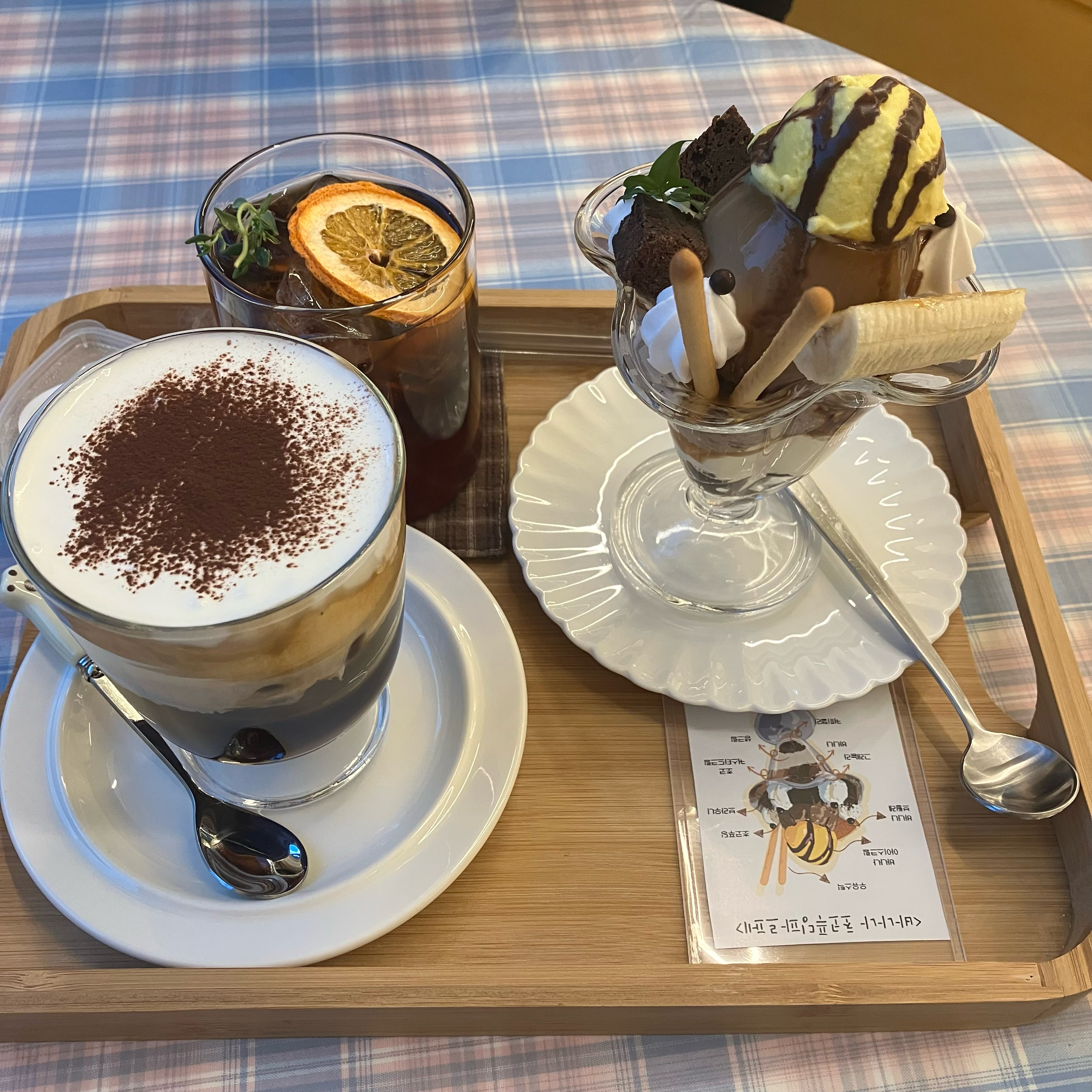 전부터 와보고 싶던 곳인데 기대했던 만큼 디저트도 맛있고 음료도 다 너무 맛있어서 기분이