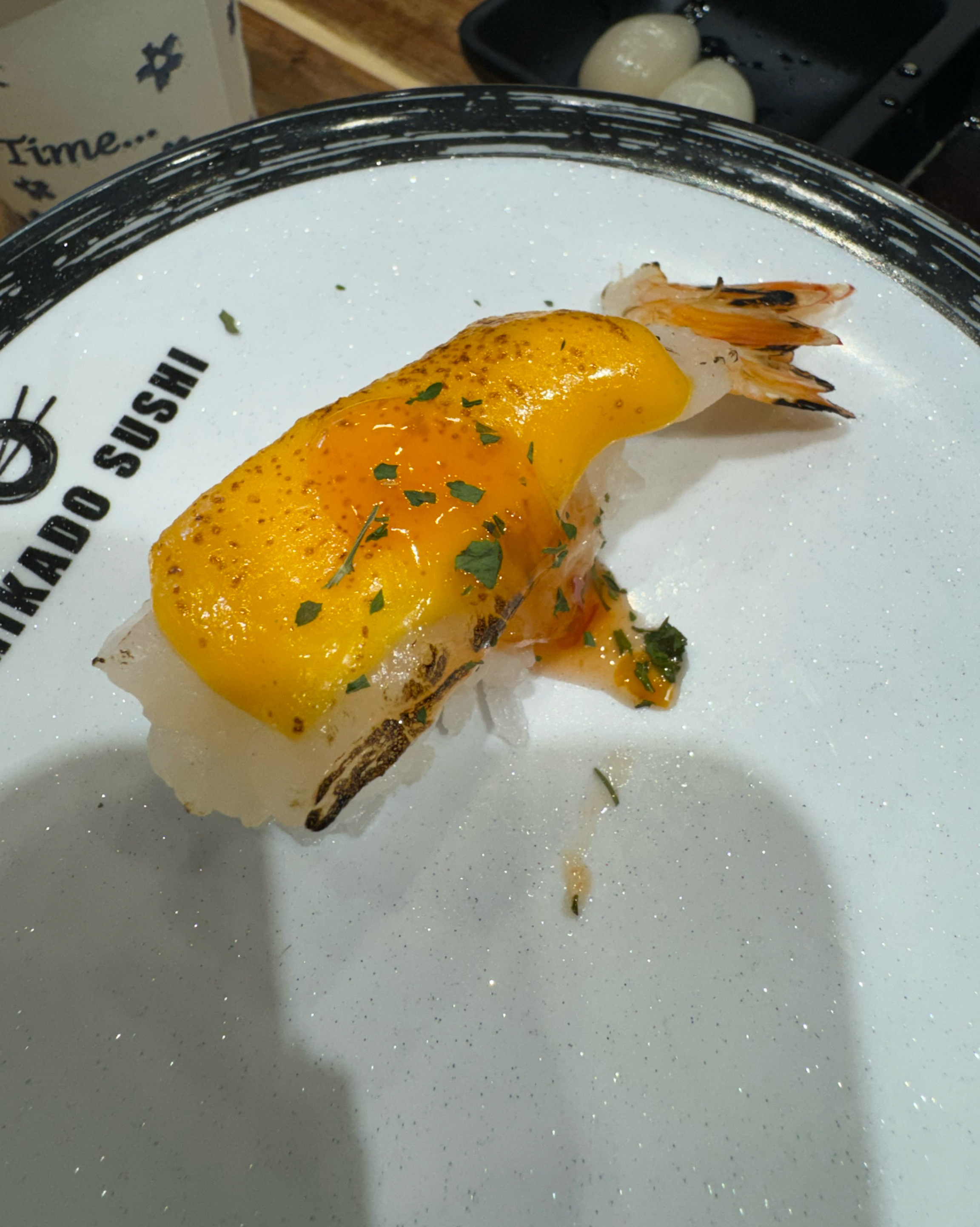 자리도 엄청좁고 음식하는사람들 다 불친절해서 밥맛떨어져요 - 불당동 맛집 미카도스시 천안불당점