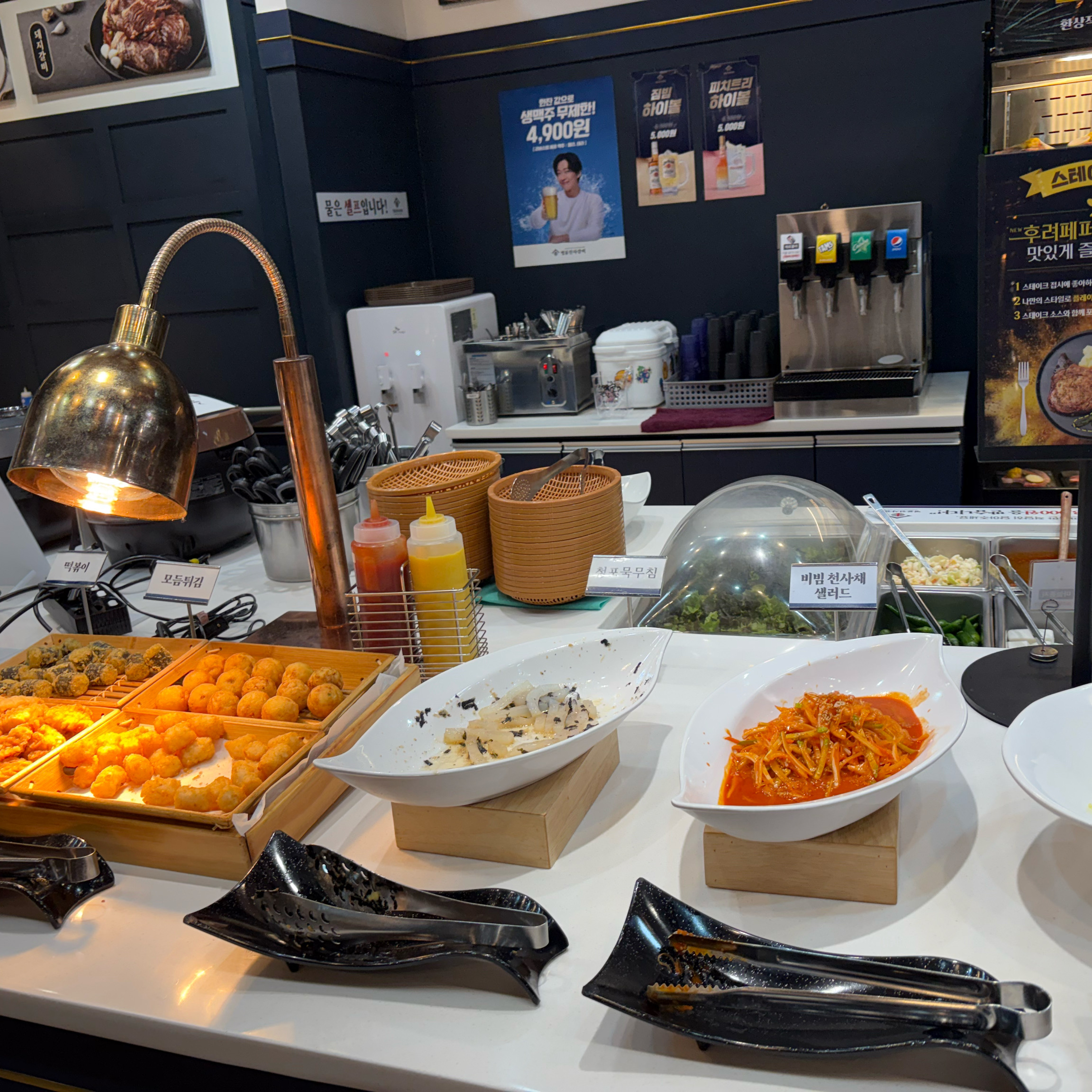 고기도 너무 맛있고 ! 일하시는분들 넘 친절하셔용 아기 일회용턱받이도 챙겨주시고 가게도 넓