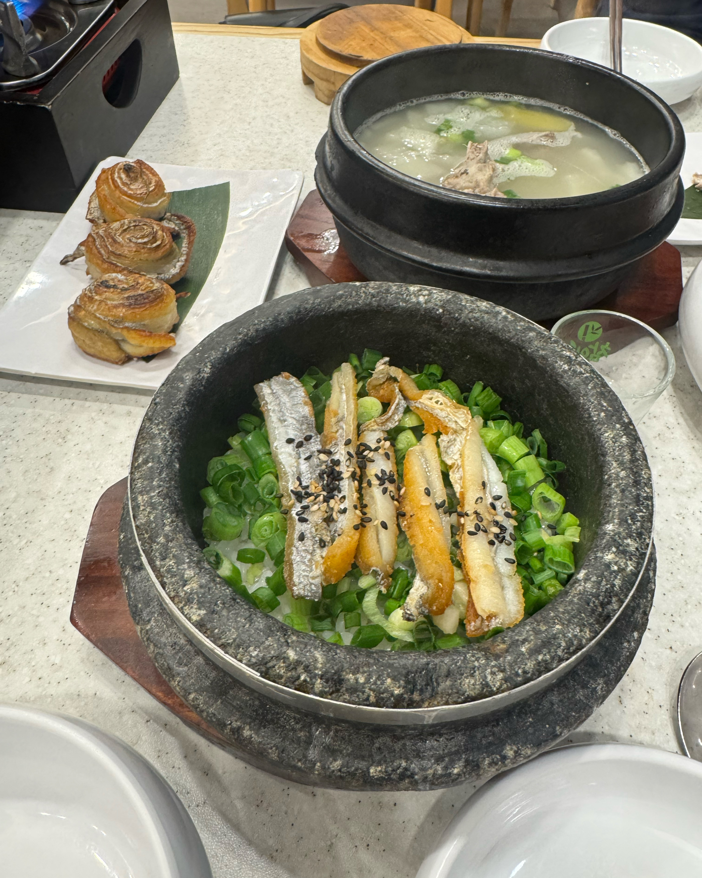 돌솥밥 맛있어요 근데 여기 돔베고기 맛집🤤 - 제주 맛집 제주갈치도 협재 본점