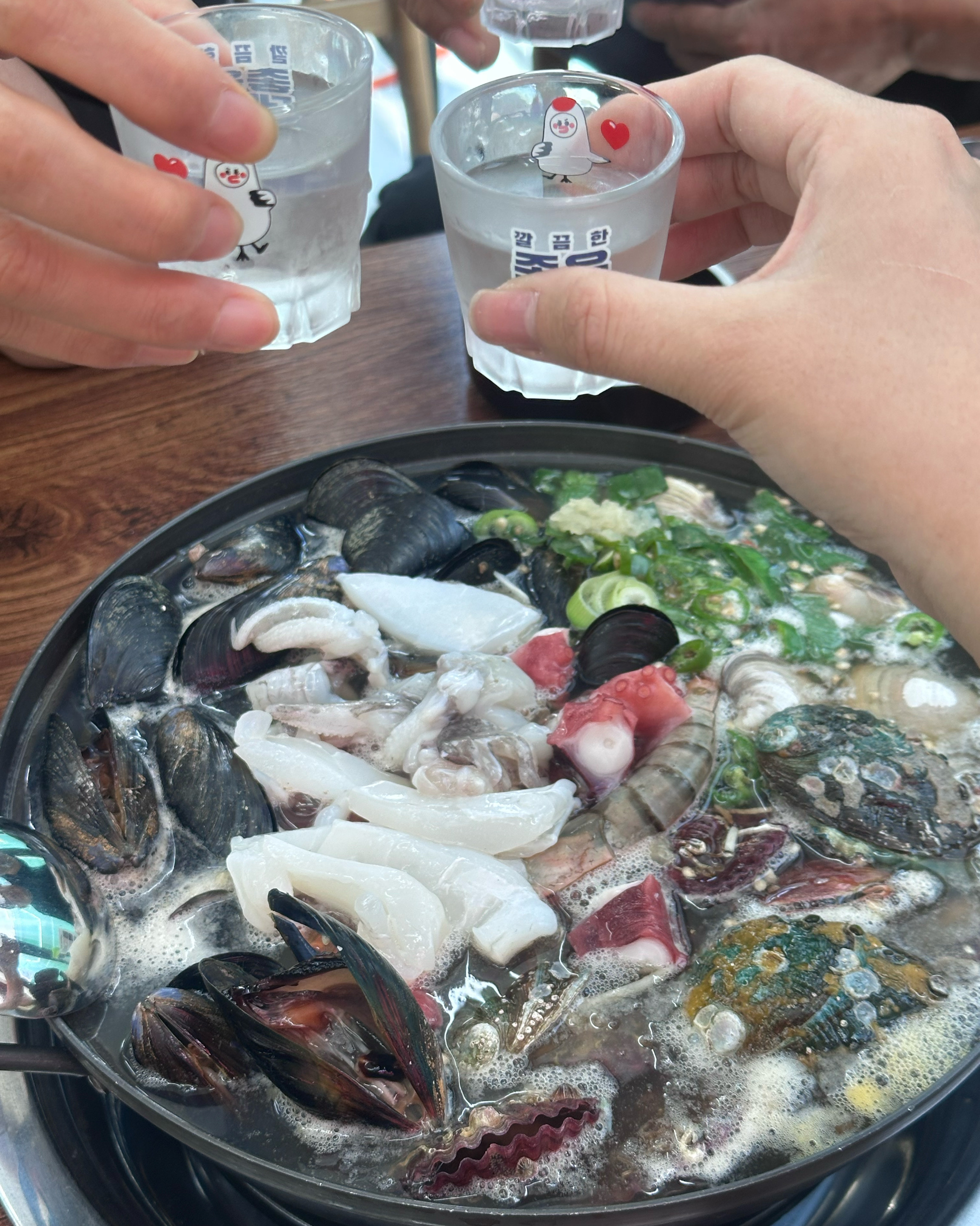 인터넷 검색하고 왔는데 기대한것보다 맛있고 양도 많고 음식도 빨리나와요!! - 부산기장 삼색식당 기장 본점