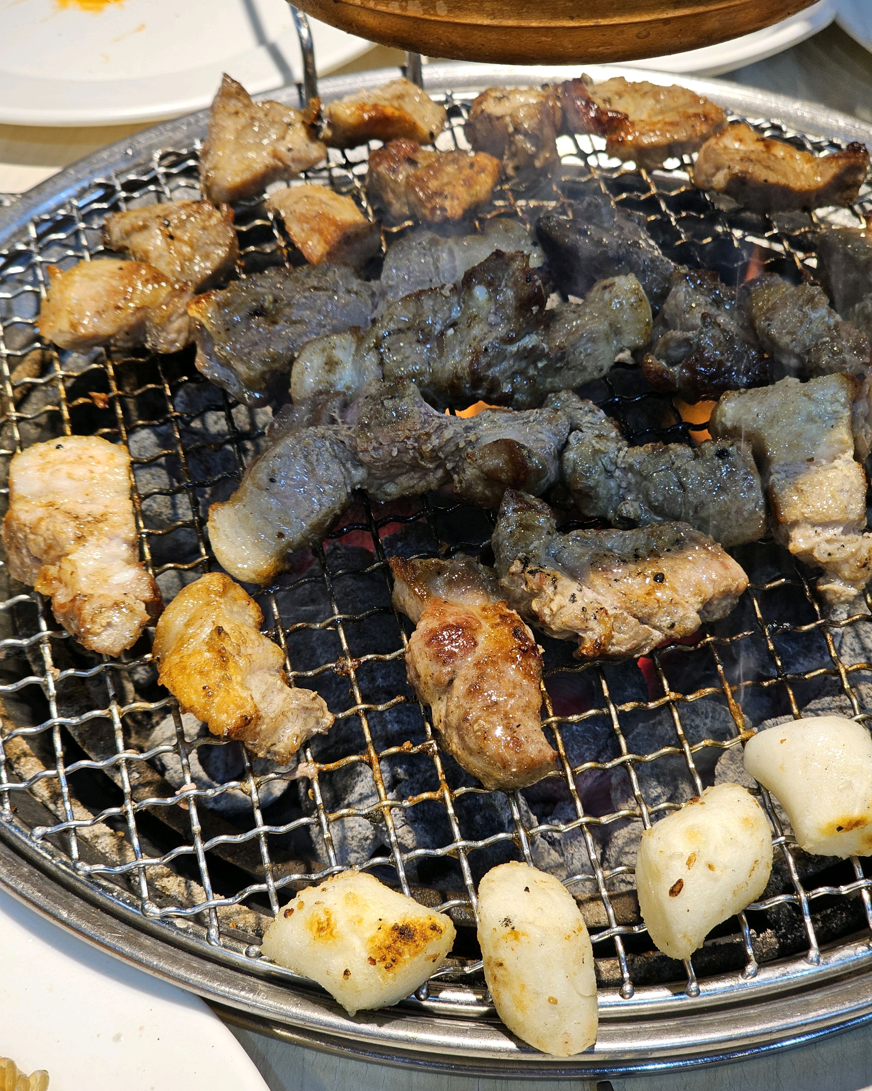 역시 명륜진사갈비가 가성비 좋고 맛있습니다. 맛있게 잘 먹고 왔어요. 포인트 적립이 안 됐