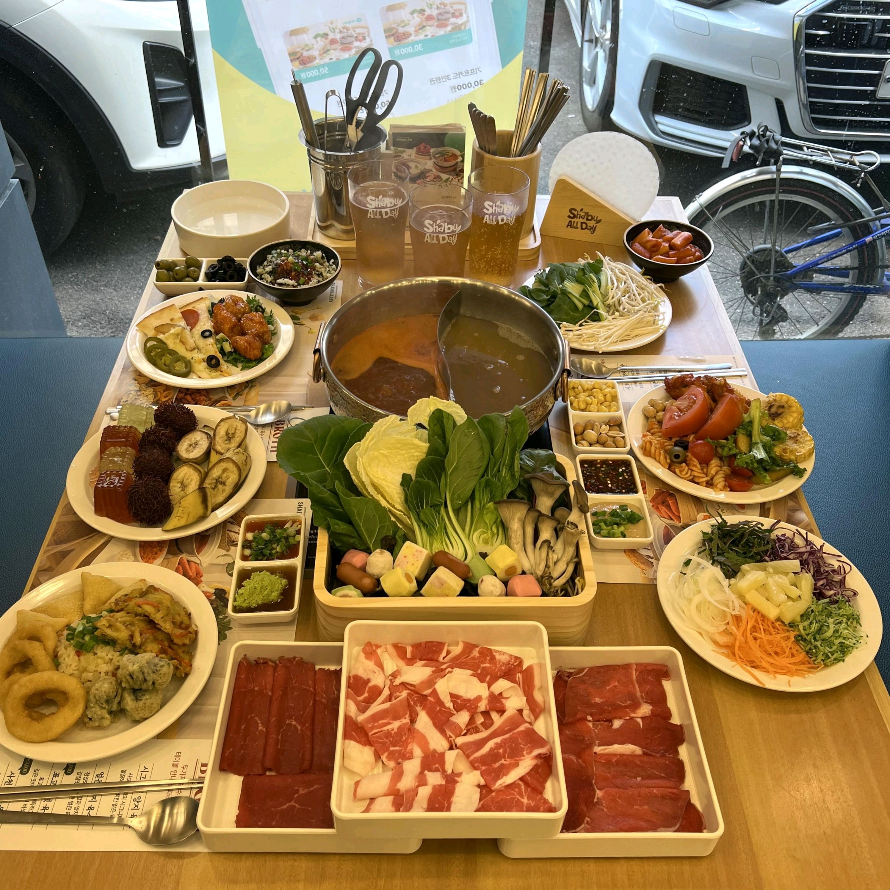 샐러드와 고기 무제한으로 즐길 수 있어서 좋아요 가족들과 함께왔는데 다들 만족하며 먹었네요