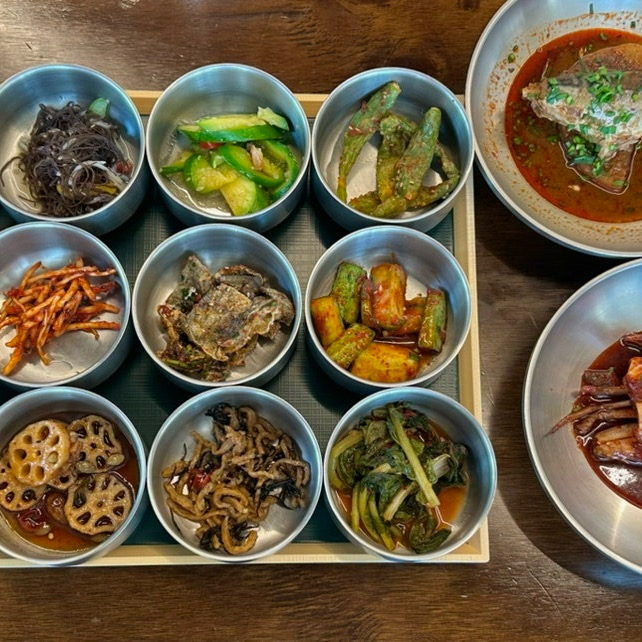 전용 주차장이 두곳이나 있어서 주차하기 정말 편리했어요!! - 대전 맛집 둥지톳밥