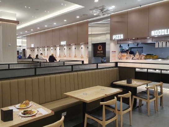 고생하는 직장후배에게 격려 차원에서 맛있는 밥을 사주고자 쿠우쿠우 마석점을 방문했습니다.