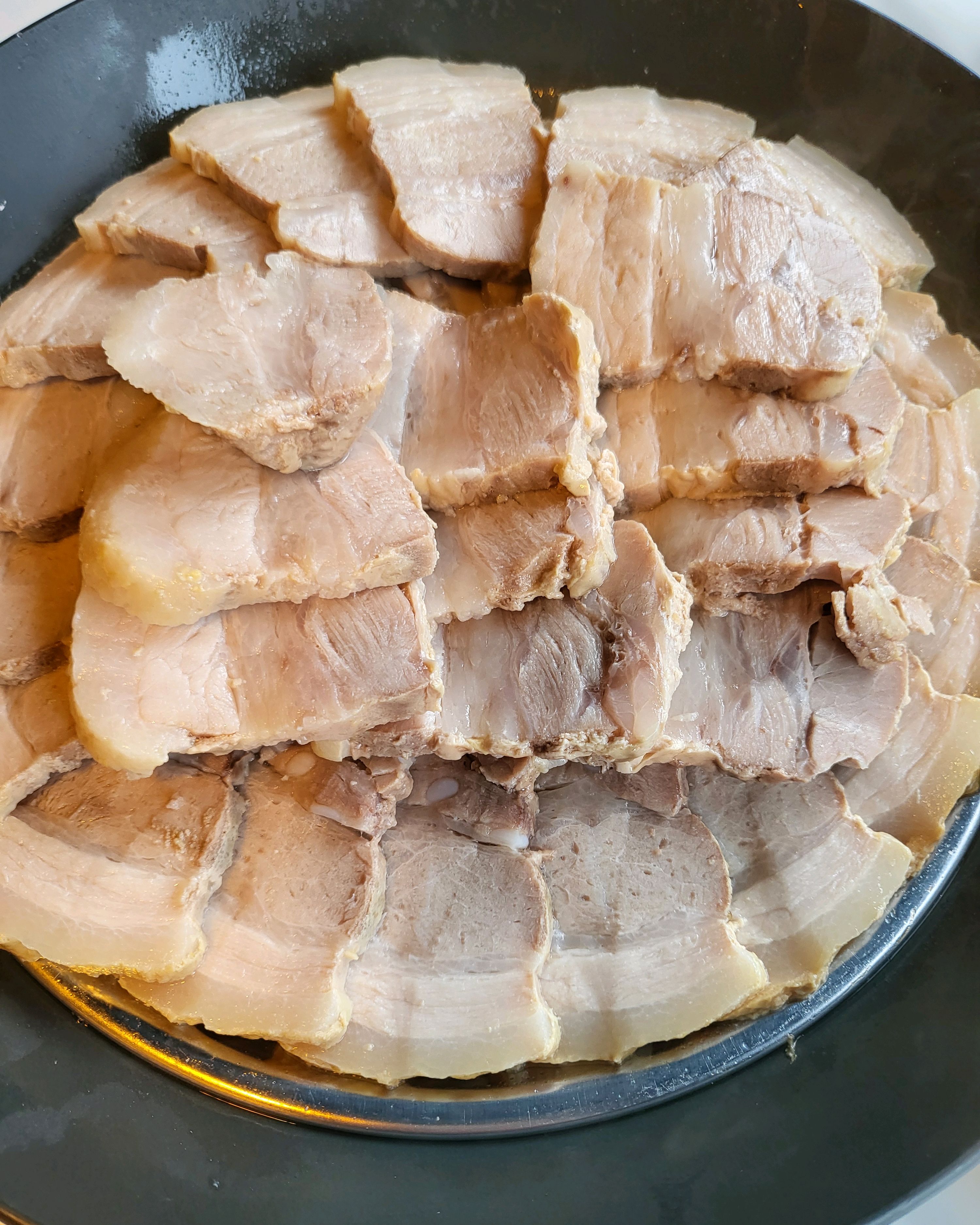 가게 내부가 너무 예쁘고 음식도 깔끔하게 나오고 맛까지 있었어요!! 프라이빗하게 룸도 있고