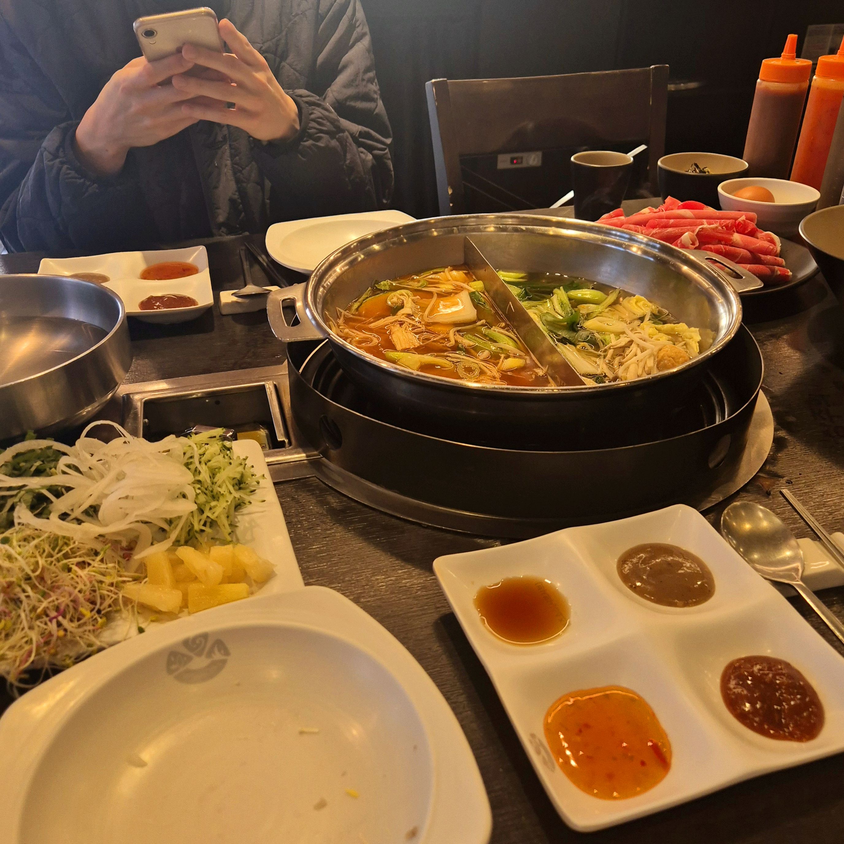 평일 저녁 방문했습니다 손님은 많았지만 매장 넓고 쾌적해서 이용하기 편리했어요 - 위례광장 맛집 소담촌 위례신도시점