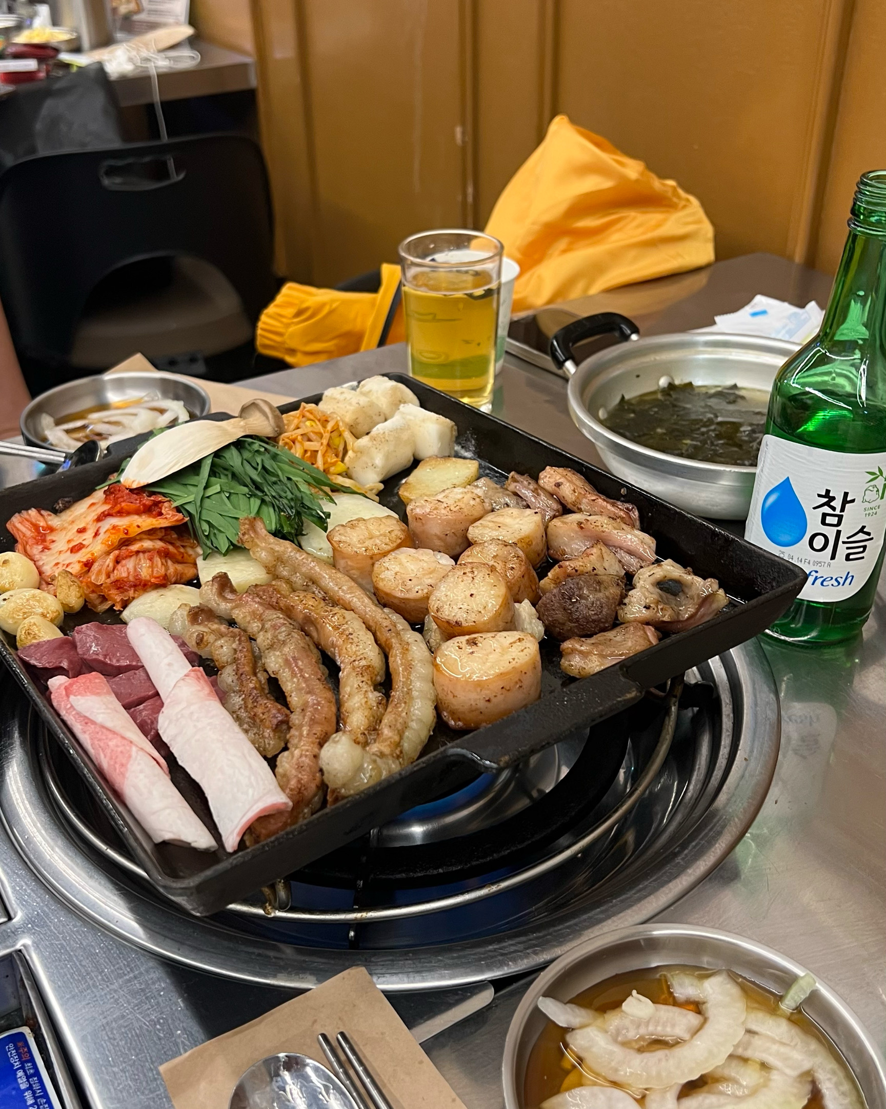 곱창이 너무 맛있고, 반찬으로 떡볶이랑 미역국이 나와서 아주 좋아요!! 영수증 이벤트로 먹