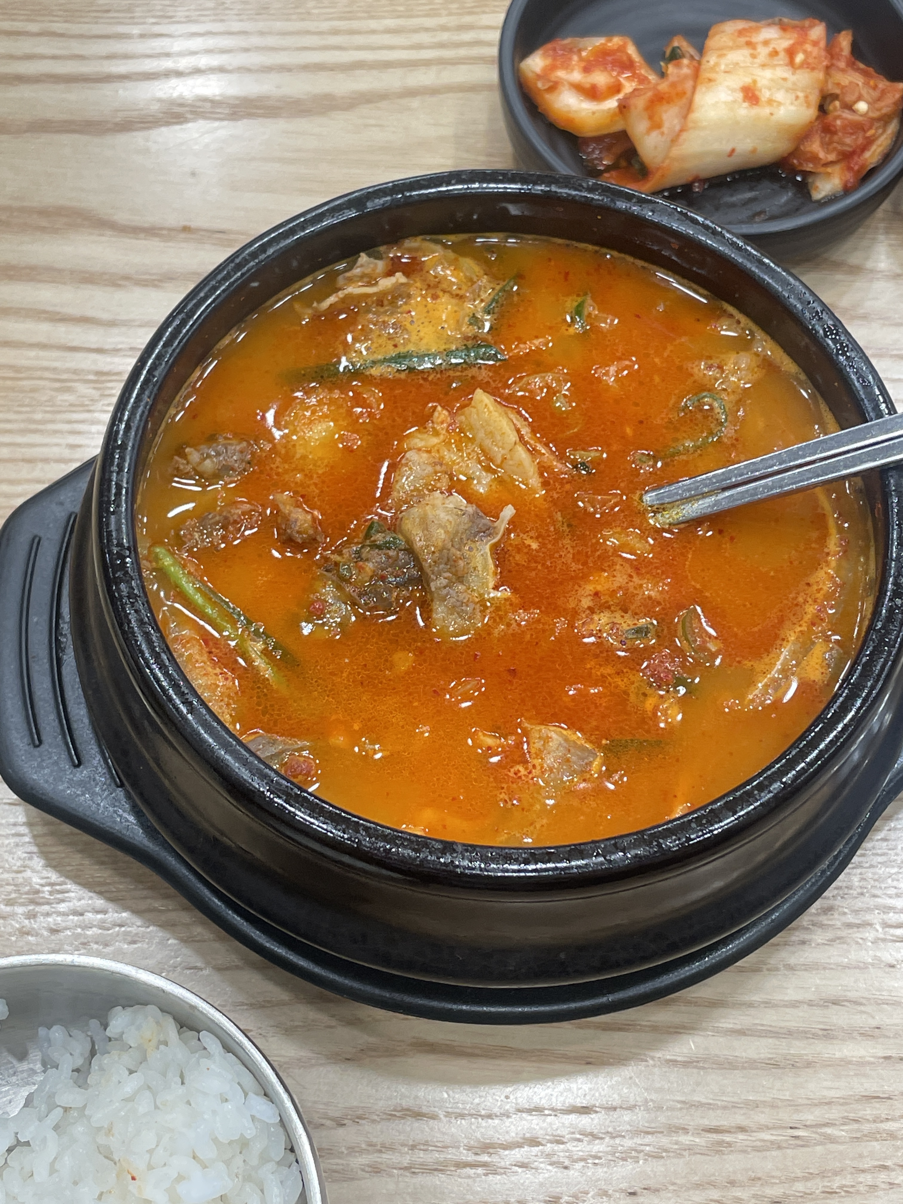 얼큰버전 먹었어요! 고기도 많고 맛있어요! 재방문의사 있음ㅎㅎ - 천호동 맛집 가마솥순대국밥 천호점
