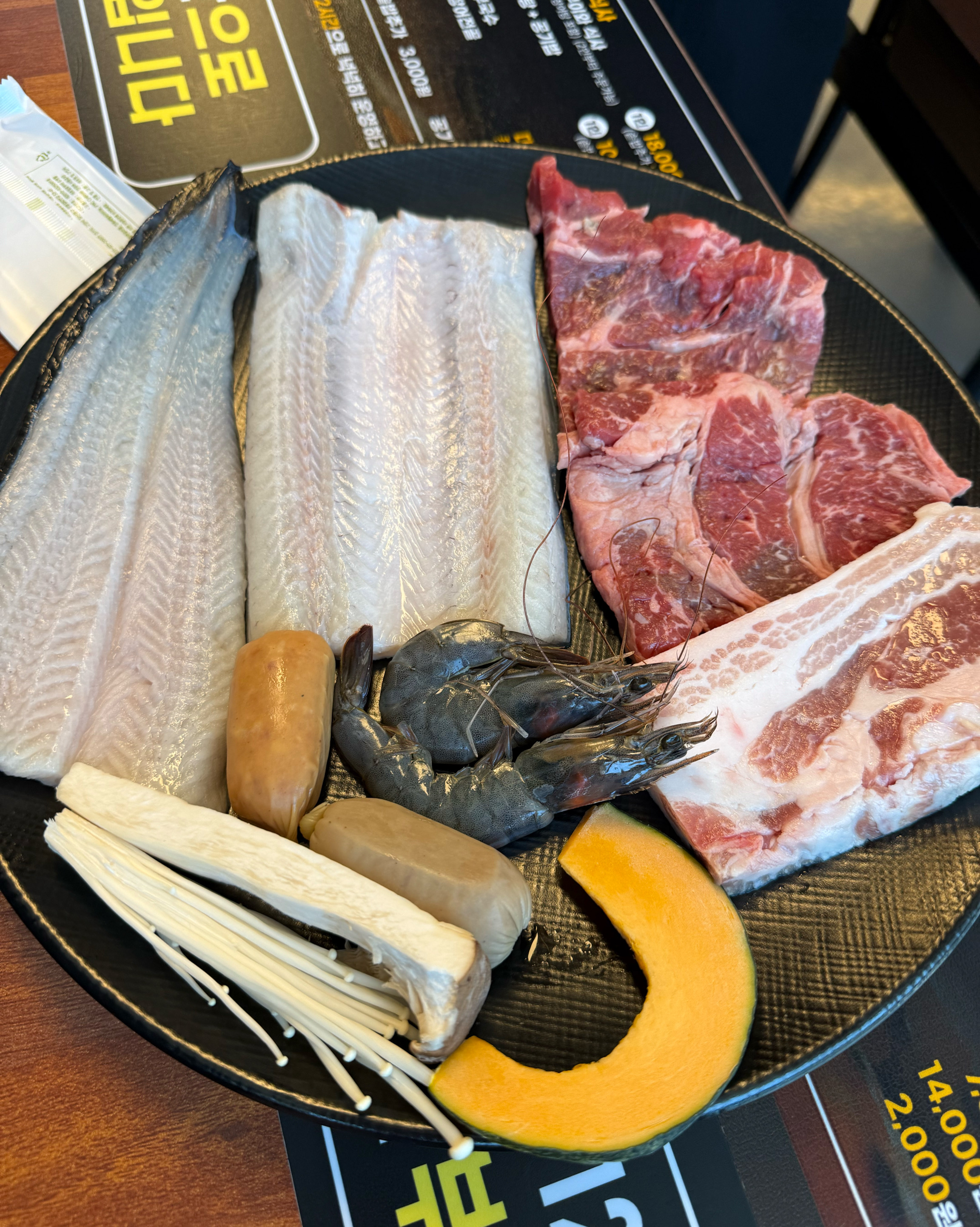 친구랑 운동후 다녀왔는데 친절하게 설명해주시고 맛있엇어요~~!가성비도 쩔고 매장도깔끔해요