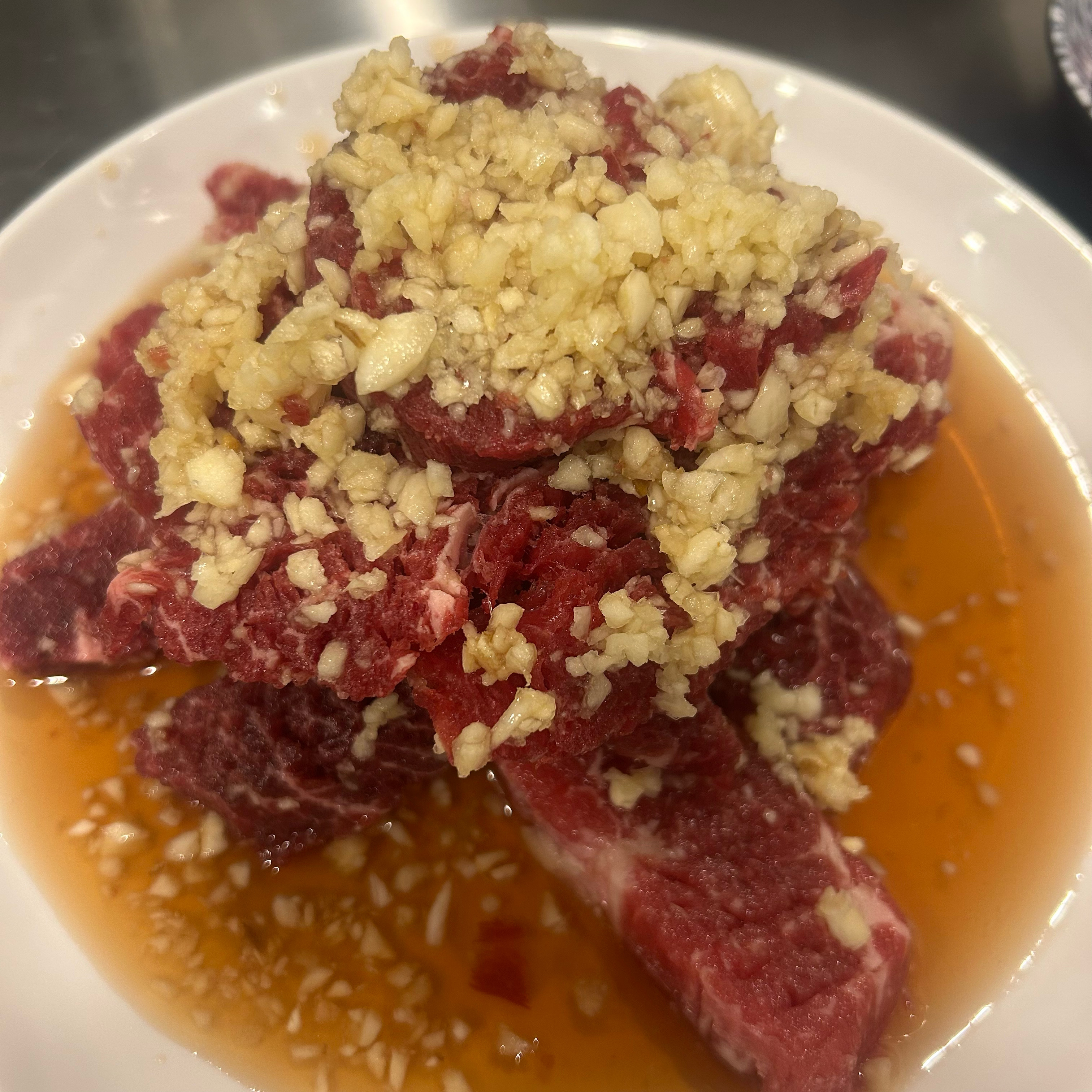 비주얼만큼 맛도 좋고 고기가 엄청 부드러워요!! 고기 가성비도 진짜 최고인듯여!!🩷 - 불당동 맛집 영삼이네우정소갈비 천안불당점