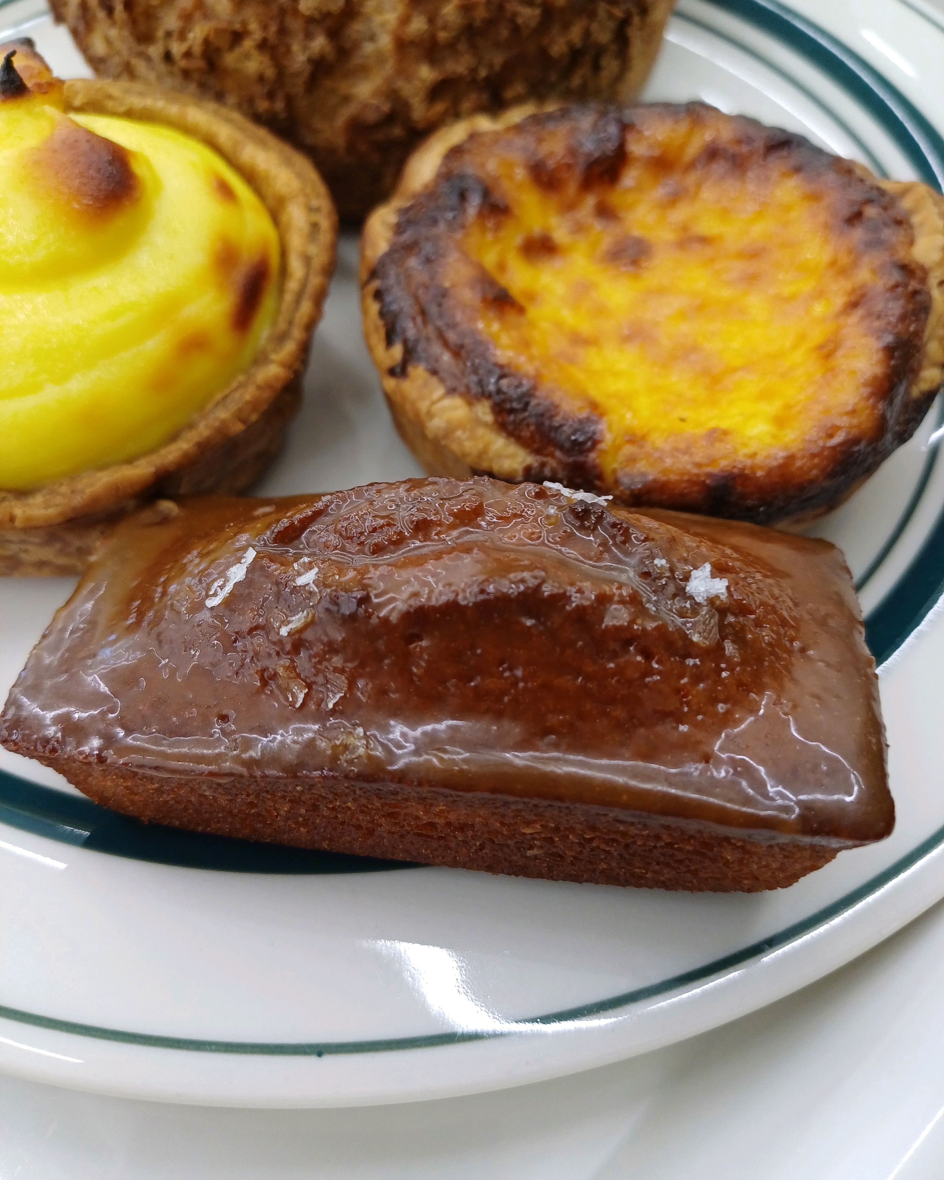 에그타르트 엄청 맛있는집이라고 갔는뎅 다른빵도 다 엄청 맛있어요 집근처라서 너무 행복해요 - 대전 맛집 그린베이커리