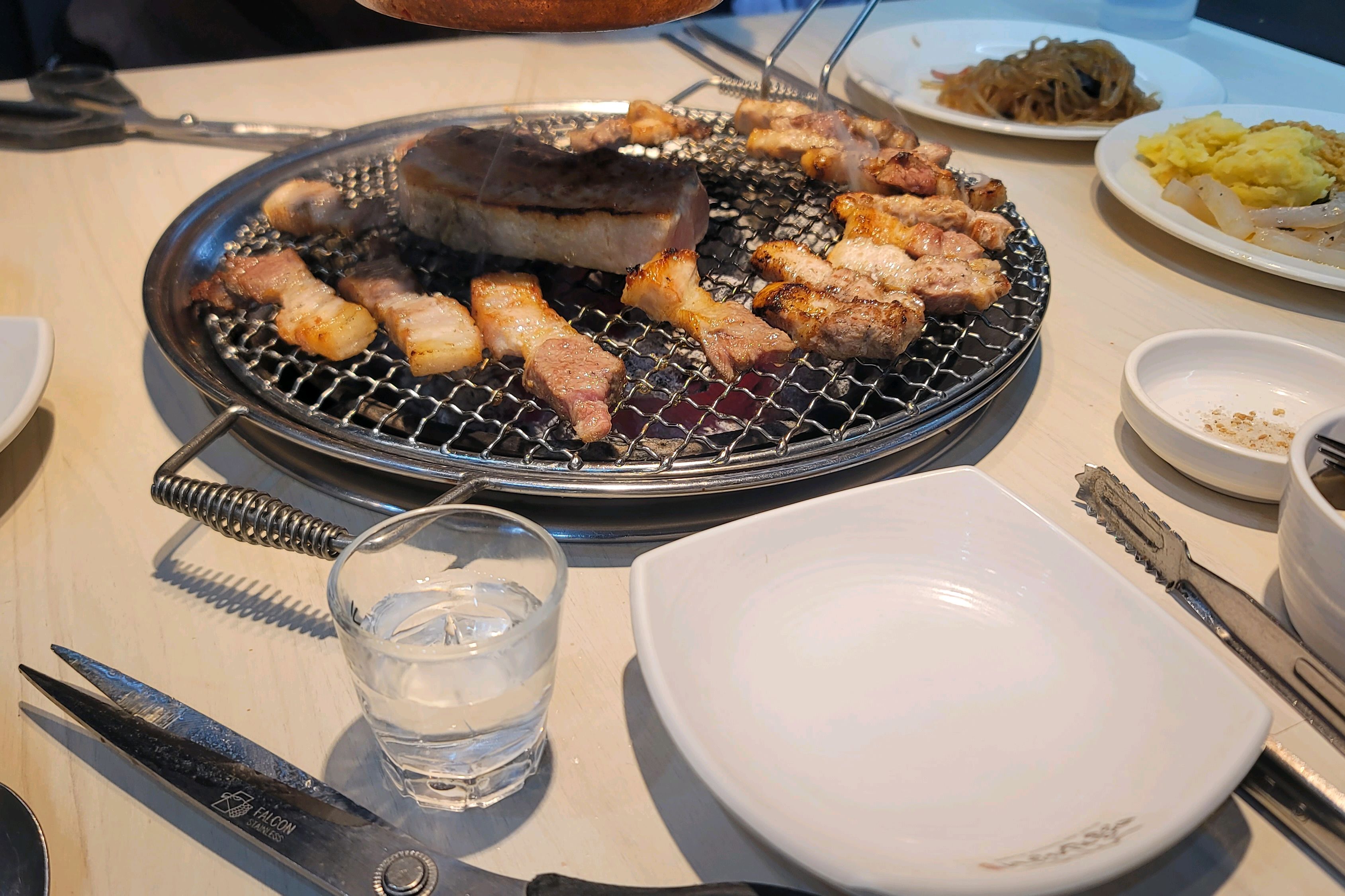 저녁먹어러 왔어요. 아이와 장모님과 맛있게 잘먹었어요. 다음에 또 올께요. - 비산동 맛집 명륜진사갈비 안양비산점
