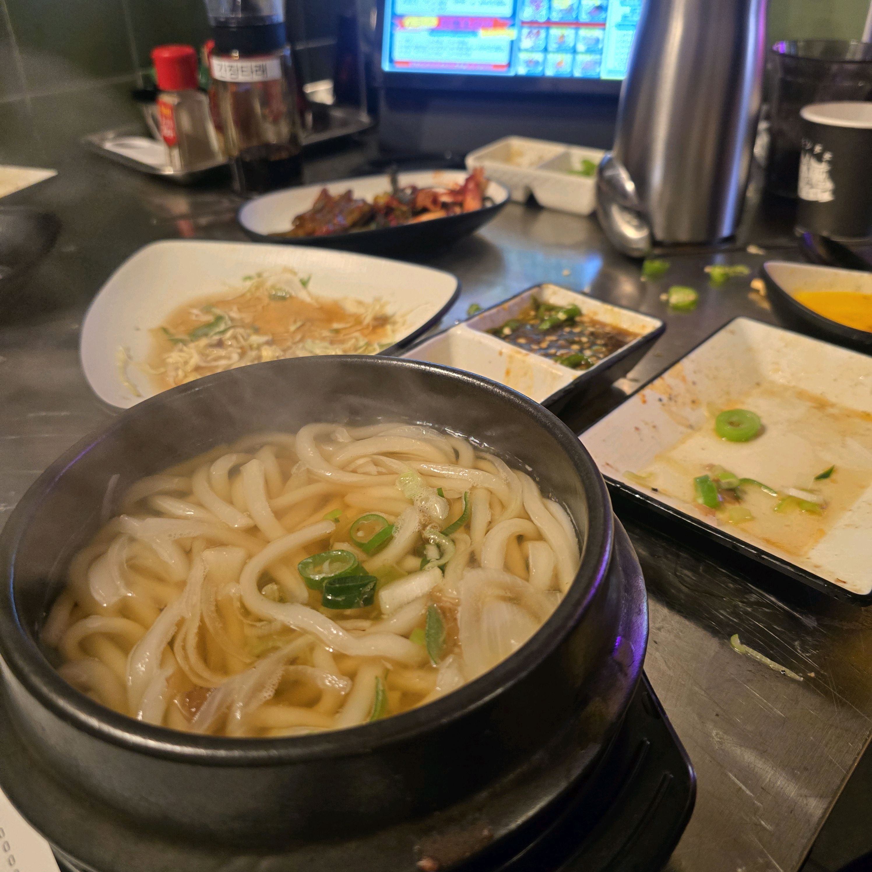 처음 와봐서 어리버리 하고 있었는데 직원분들께서 친절하게 안내해주시고 좋았습니다! 고기도