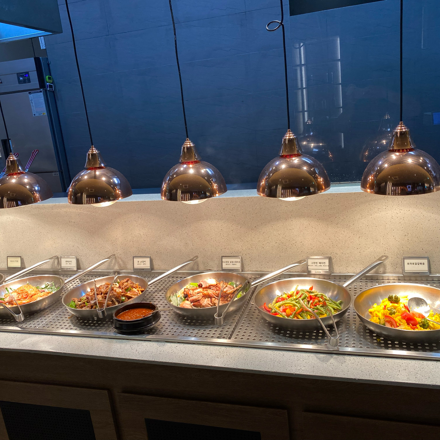 사장님이 친절하시고 메뉴도 다양하고 신선해보여서 좋았어요 - 민락2지구 맛집 고메스퀘어 민락점