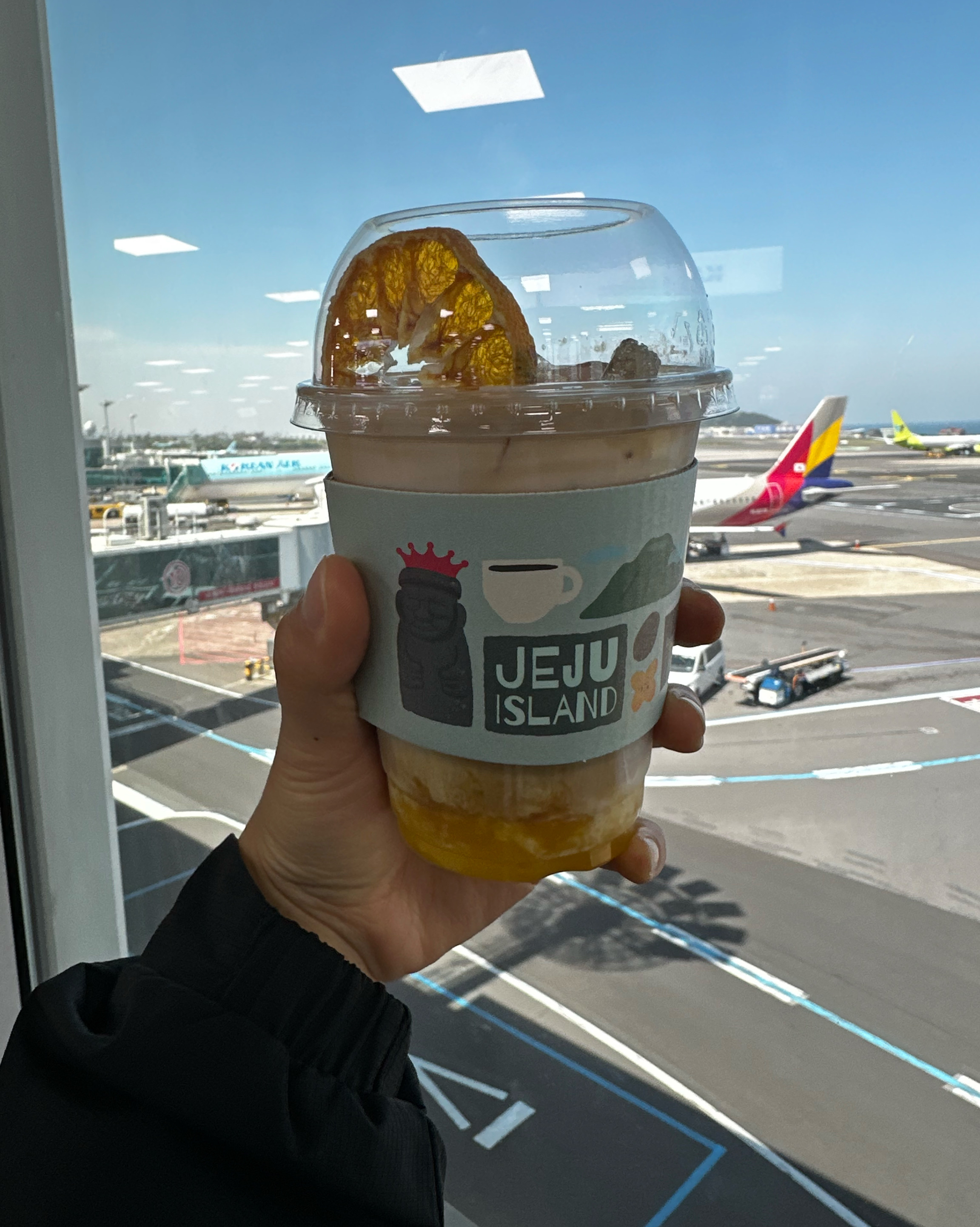 커피가 상콤하고 맛있어요 - 제주 맛집 폴 바셋 제주공항 국내선점
