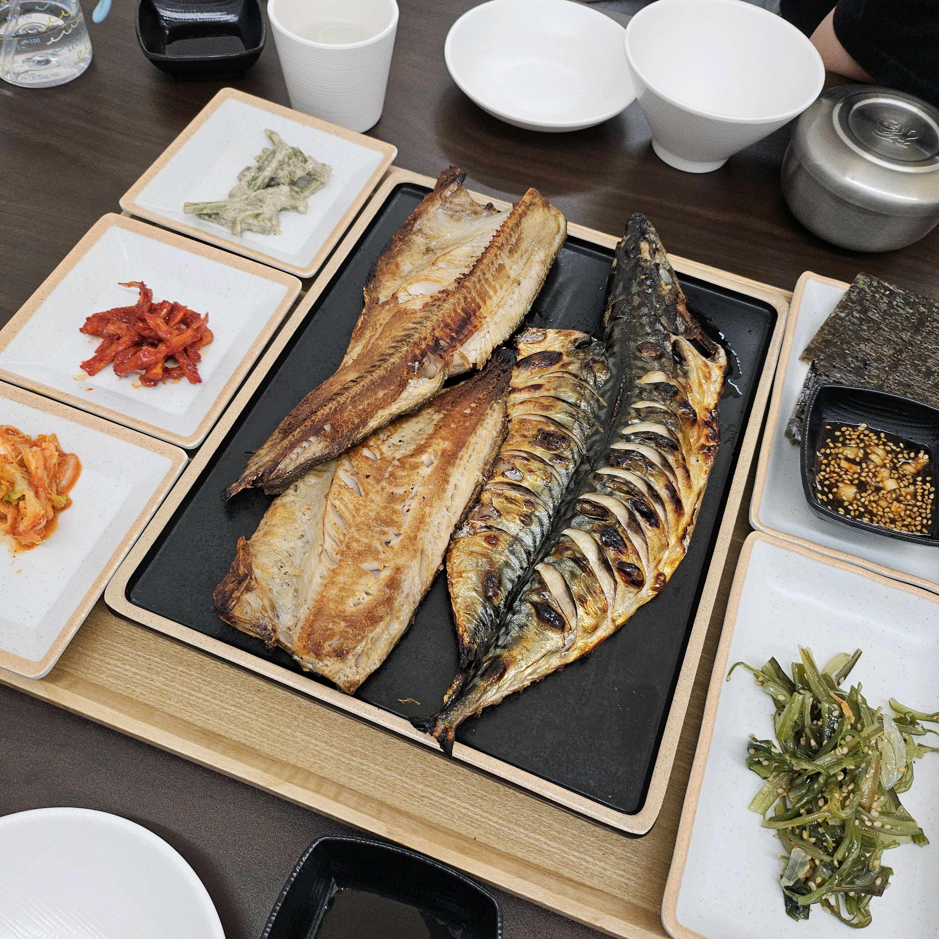 생선 크기가 크고 굽기도 완벽해요! - 천호동 맛집 92화덕구이