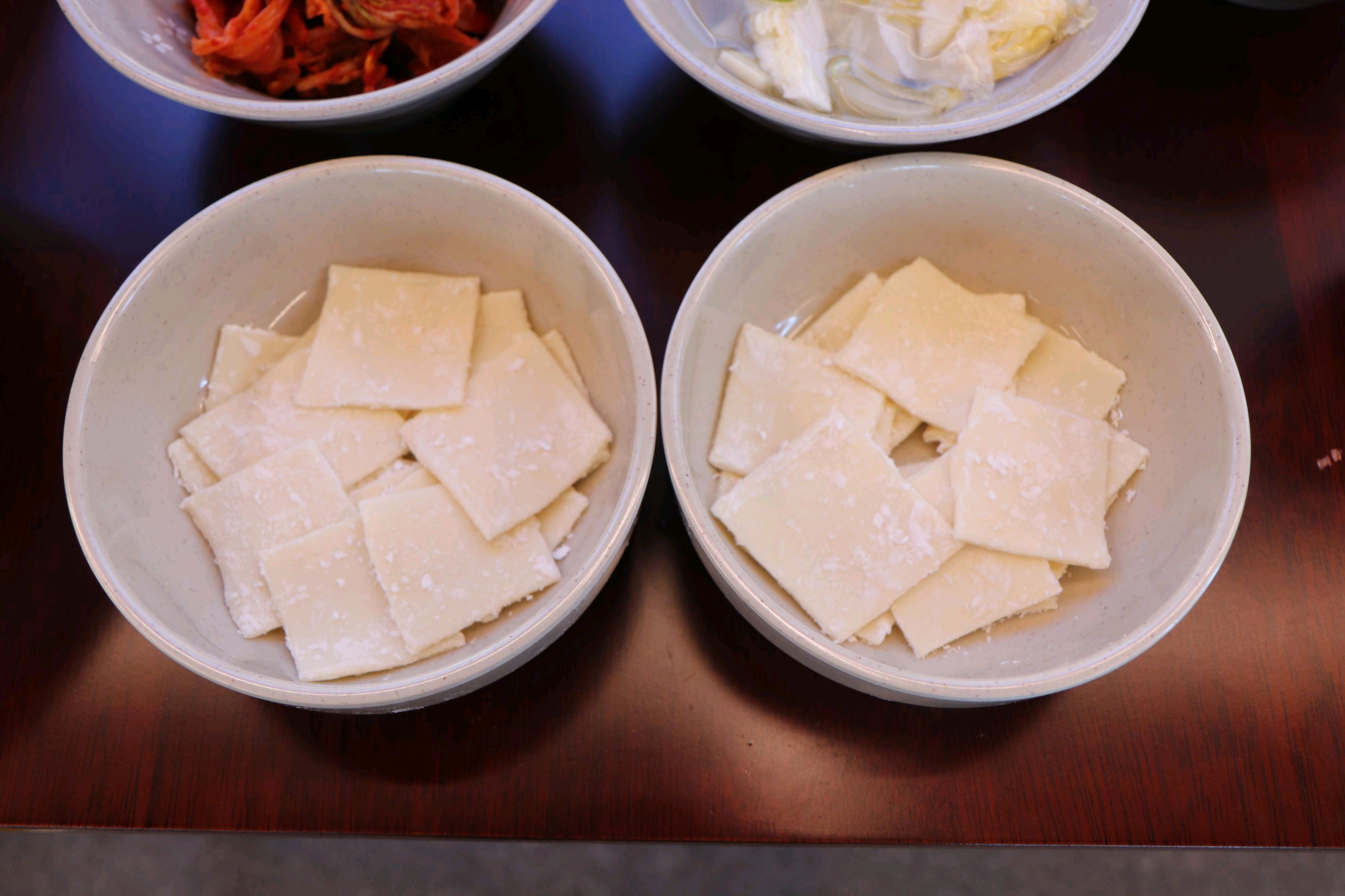 한우차돌수제비 맛있고 푸짐하게 나와서 좋았어요~ 면도 쫄깃해서 더 별미였어요 깔끔한 국물맛