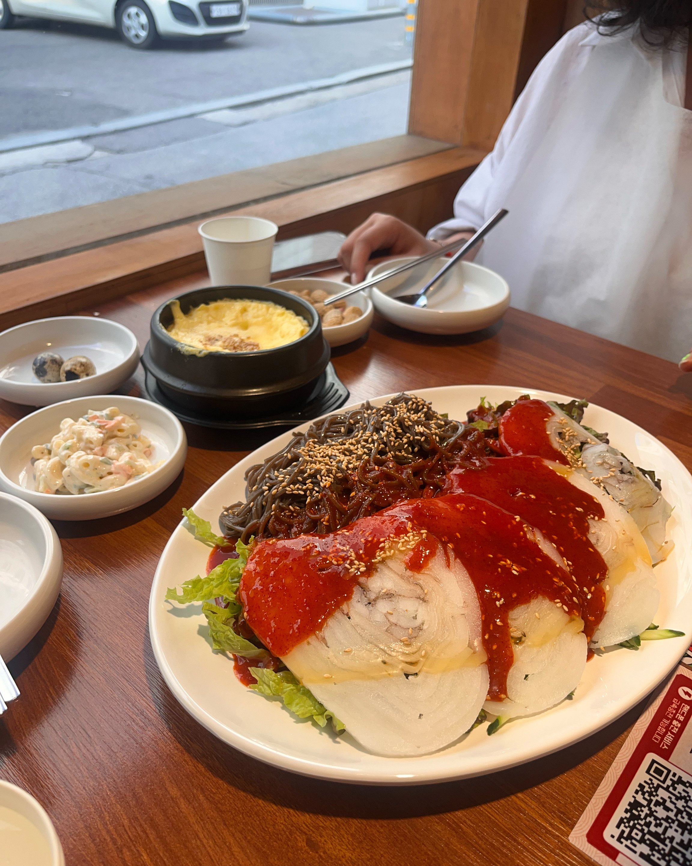 오아 한치모밀 처음 먹어보는데 이렇게 맛있는거라구요…? 사장님들도 너무 친절하시구ㅠ 저희