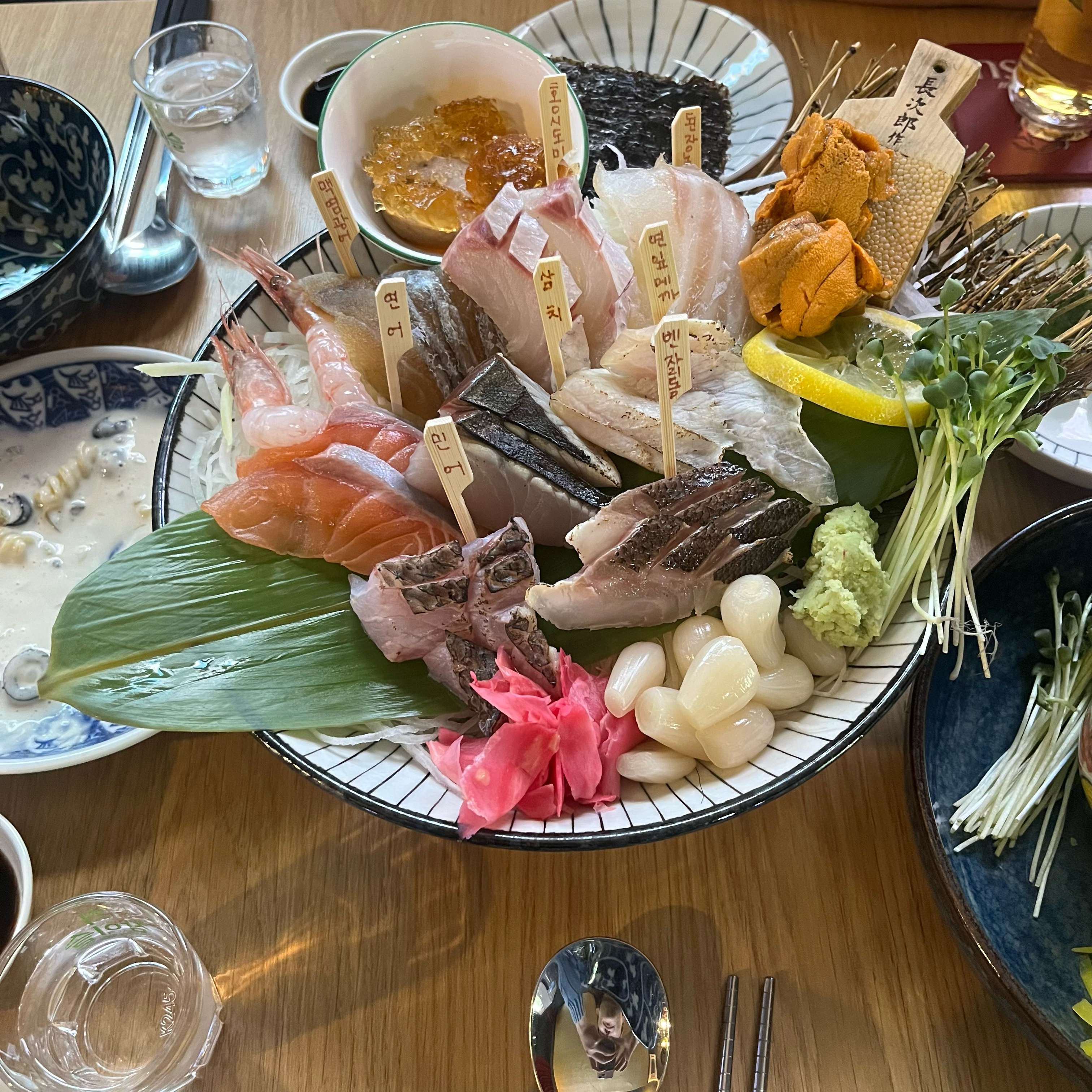 리뷰이벤트 안받았는데 리뷰 쓰고 싶어서 영수증 받았어요 ! 너무너무 맛있고 친절하시고 또