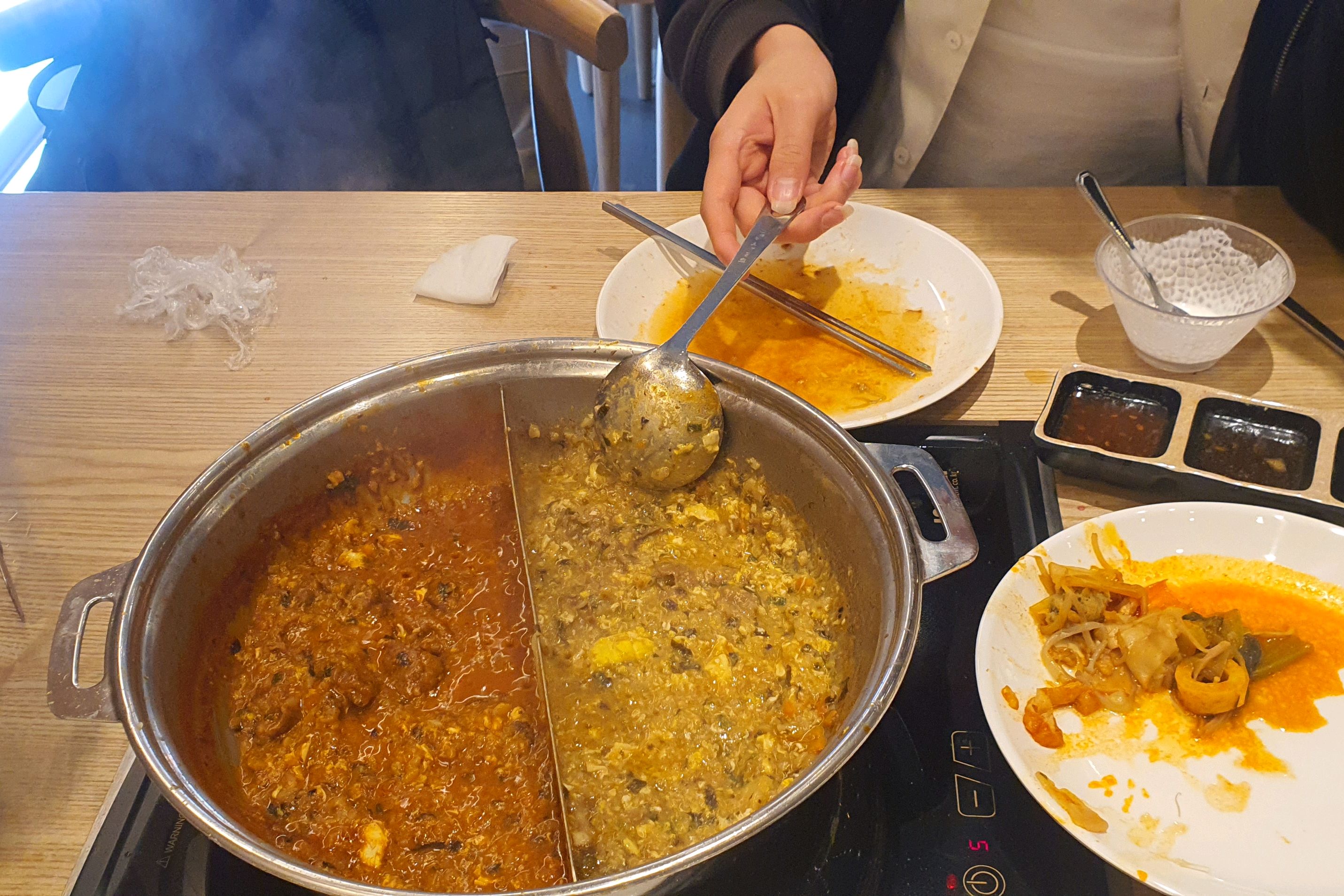 가격도 싸고 추가 가격없이 계속 야채, 고기, 육수 리필이 되는 가성비 맛집🖤 - 대전 둔산동 맛집 샤브20 대전둔산점