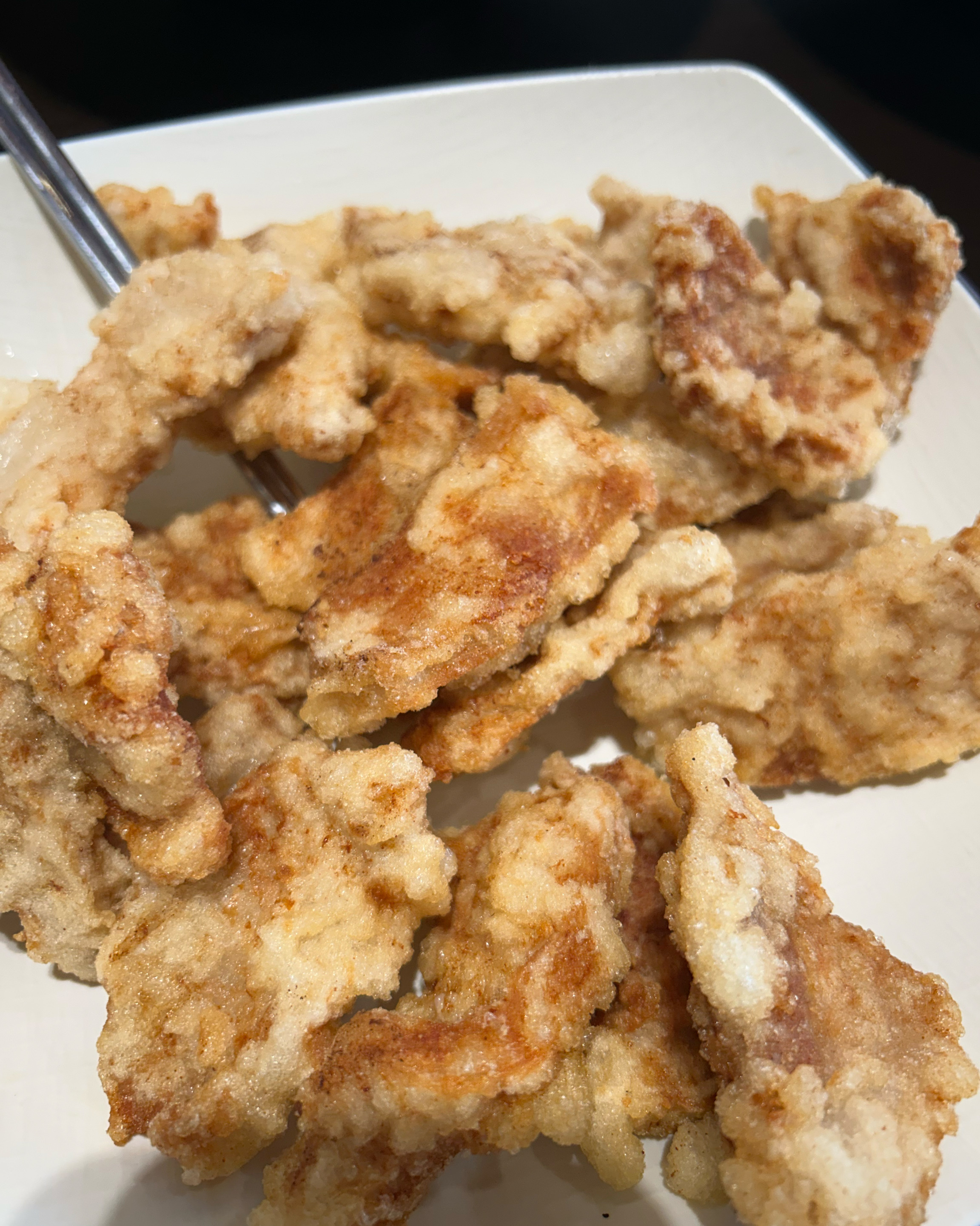 매장도 깨끗하고 아이가 짜장면 먹고싶다고해서 왔는데 맛있어요. 탕수육도 바삭하고 고기도커서