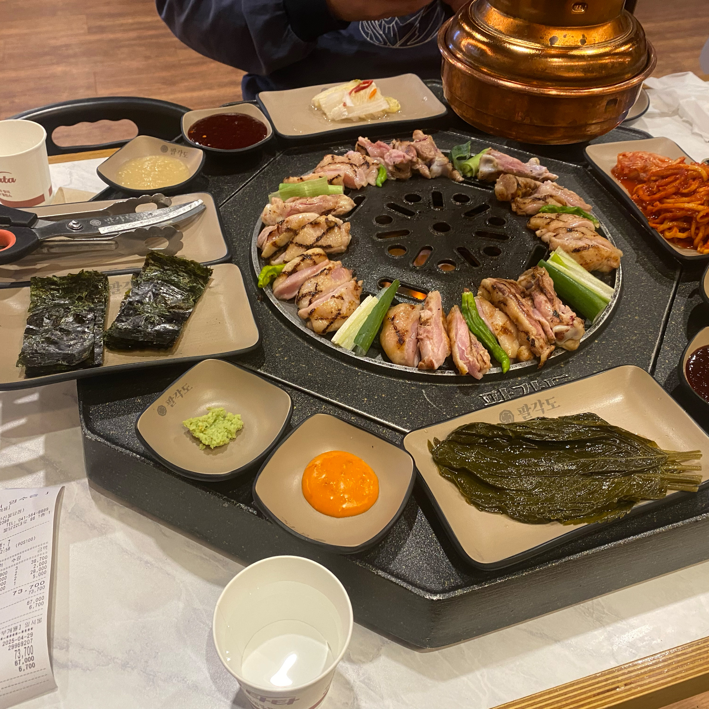 분위기도 좋고 직원분께서 친절하게 설명도 잘해주시고 친구들이랑 오기 정말 좋은거 같습니다