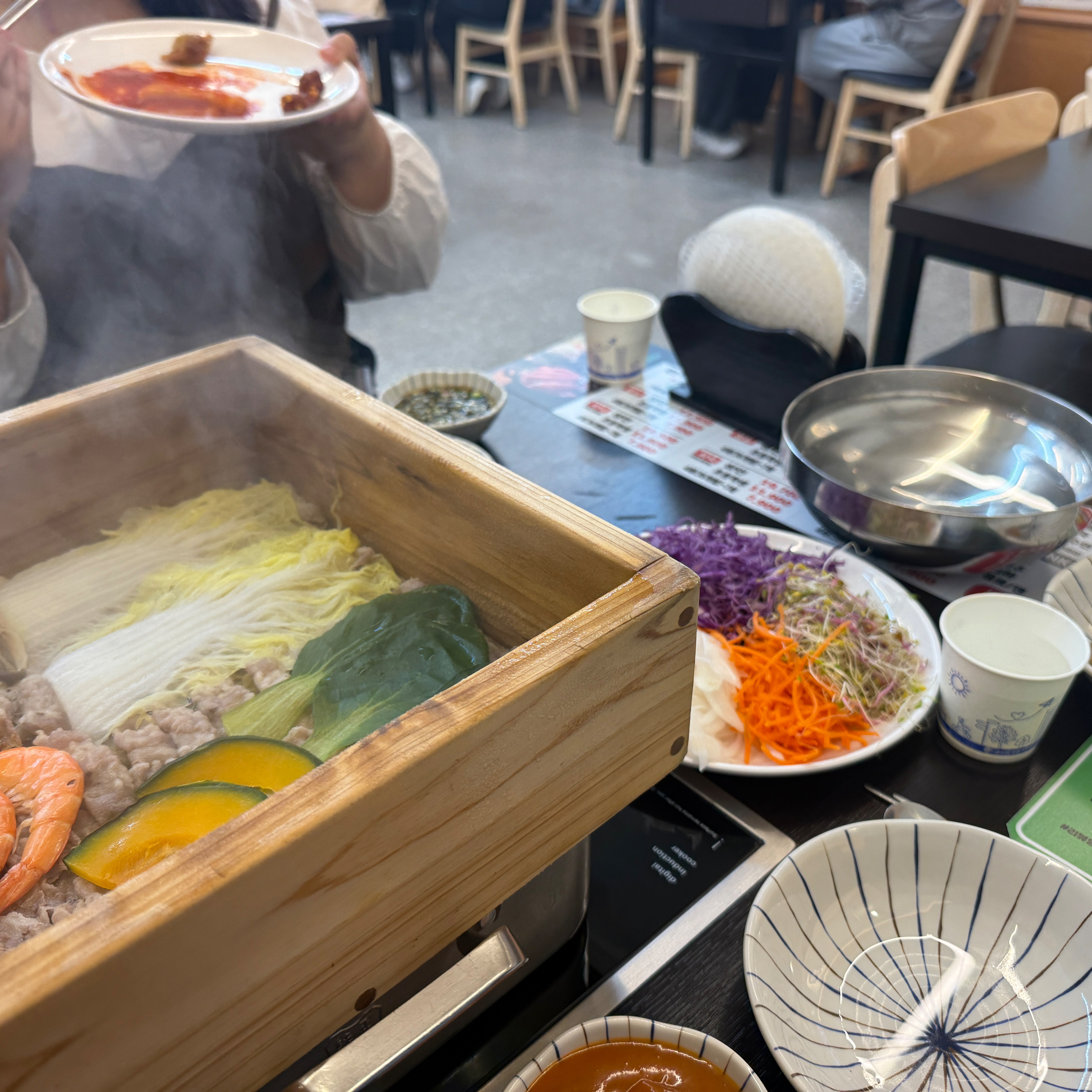넓고 너무 친절하시고 고기 질이 너무 좋아요~~ - 인천 맛집 편편집 인천삼산점