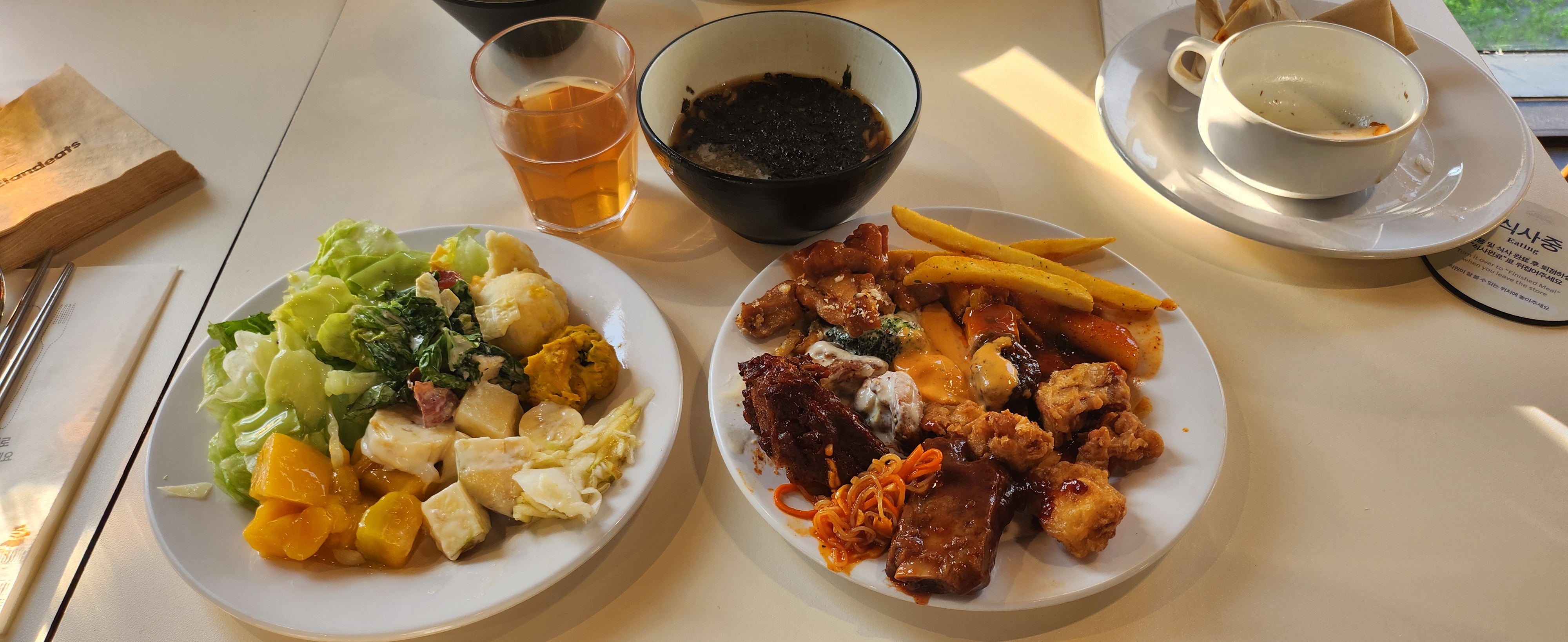 매장이 쾌적하고 동선이 편리해서 자주 이용하는 - 홍대입구 맛집 애슐리퀸즈 홍대점